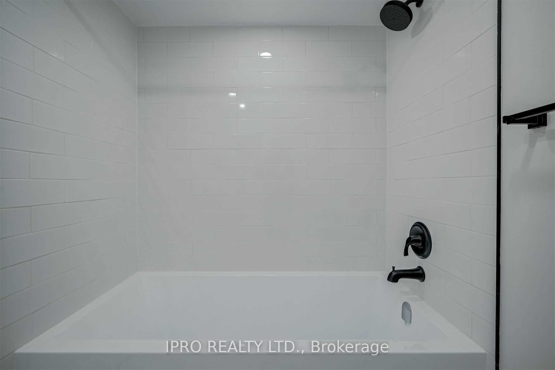 1001 Bay Street Unit 1002 photo 20