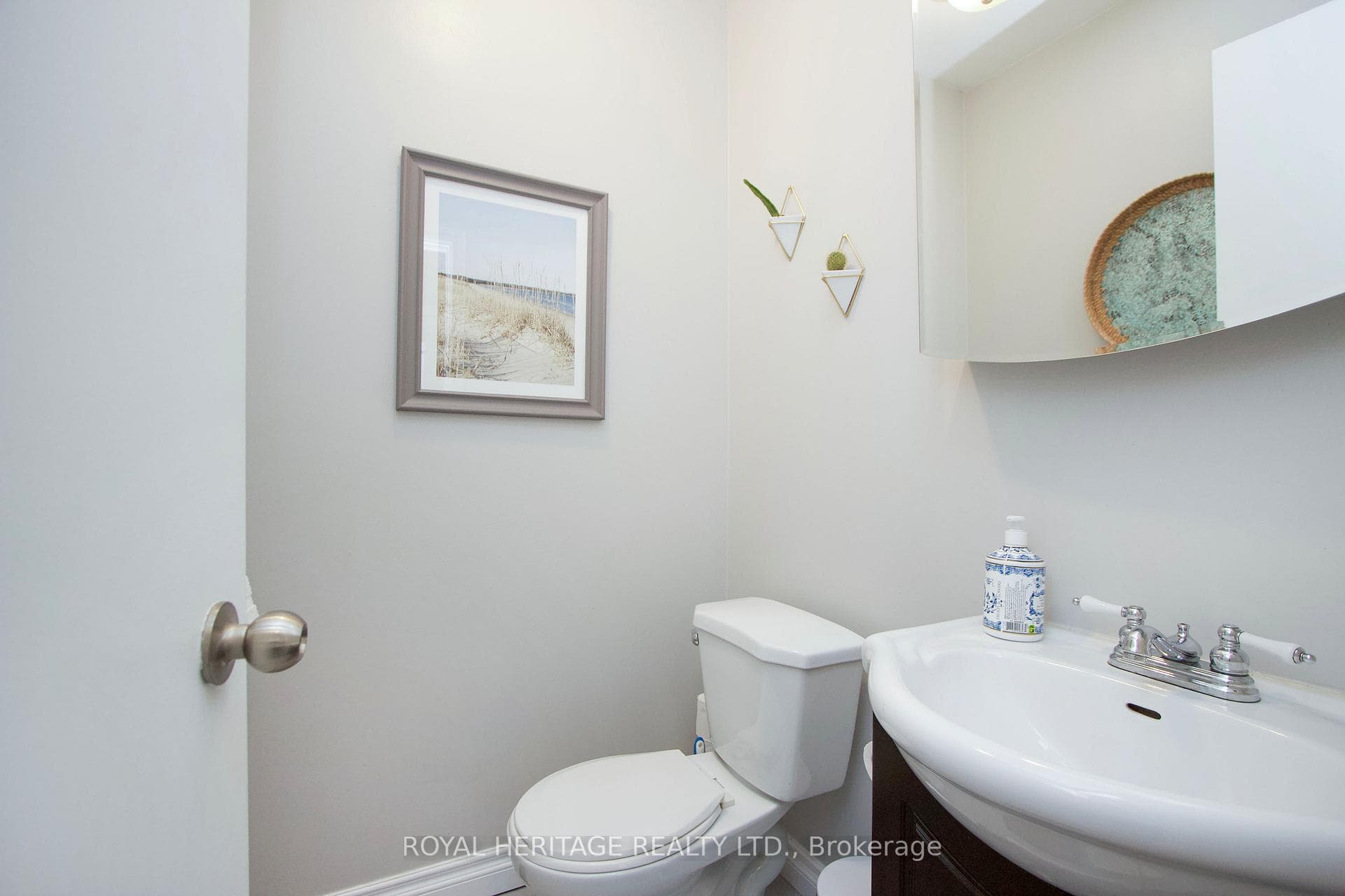 3 Hillhurst Crescent photo 13