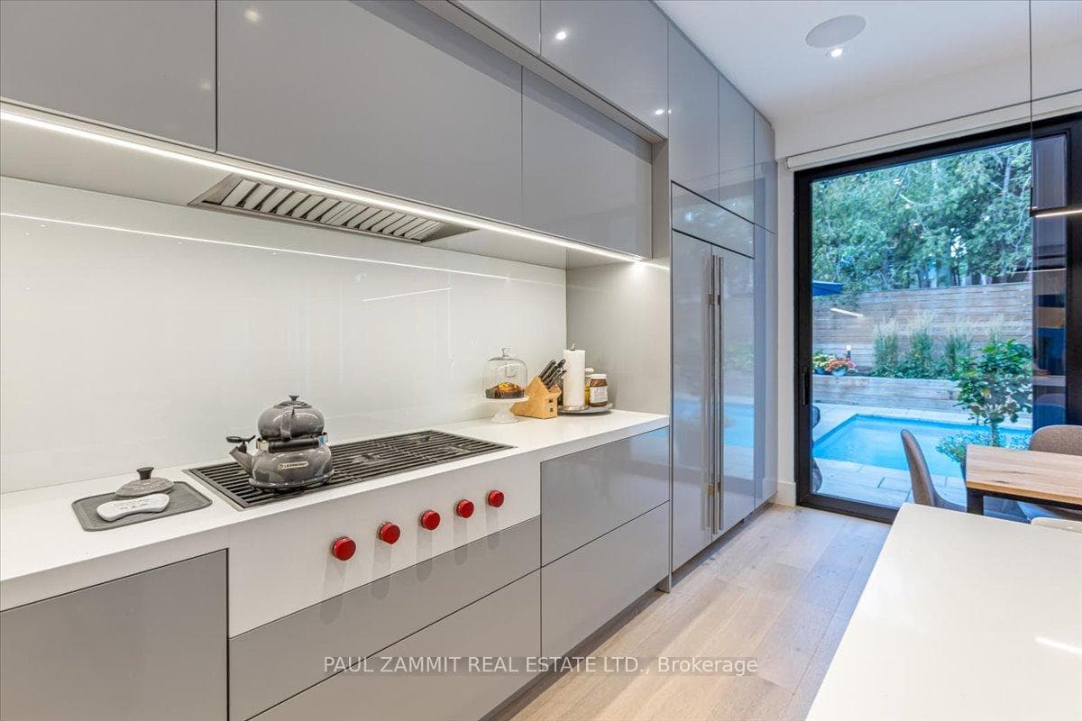 14 Rothsay Road photo 13