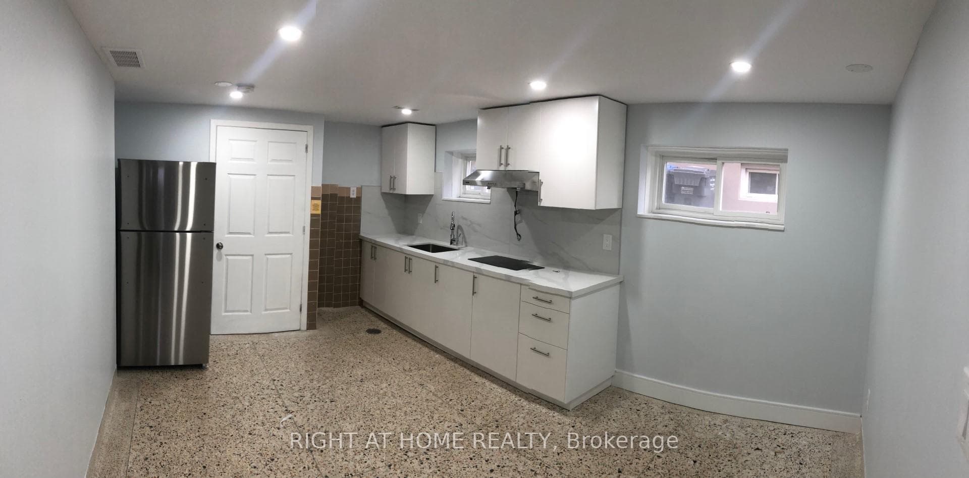 3631 Molly Avenue photo 2