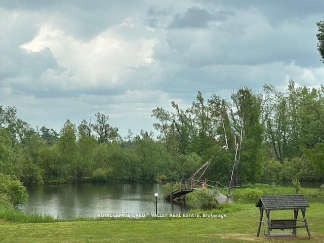 476345 3rd Line photo 8