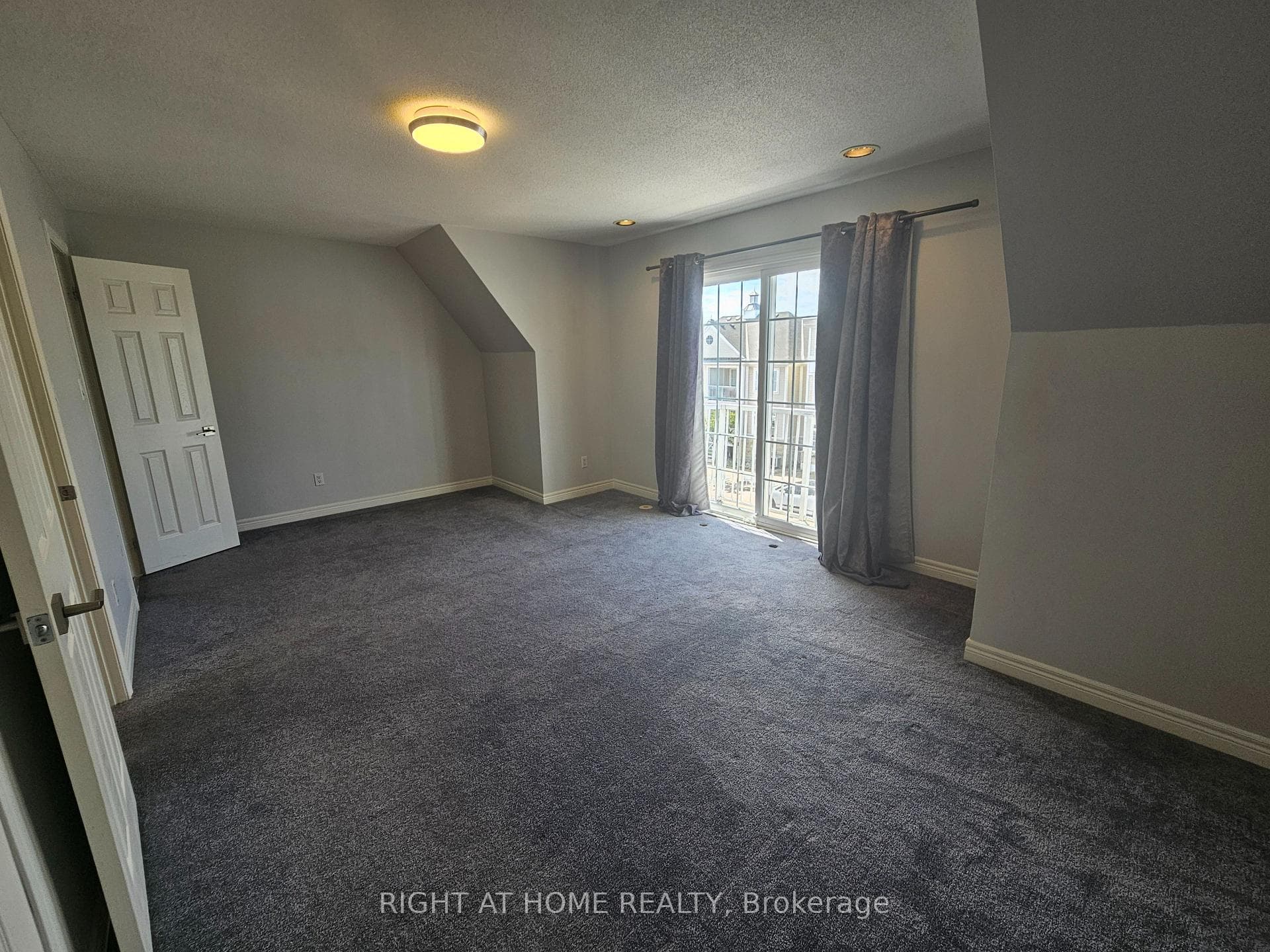 611 Liverpool Road photo 7