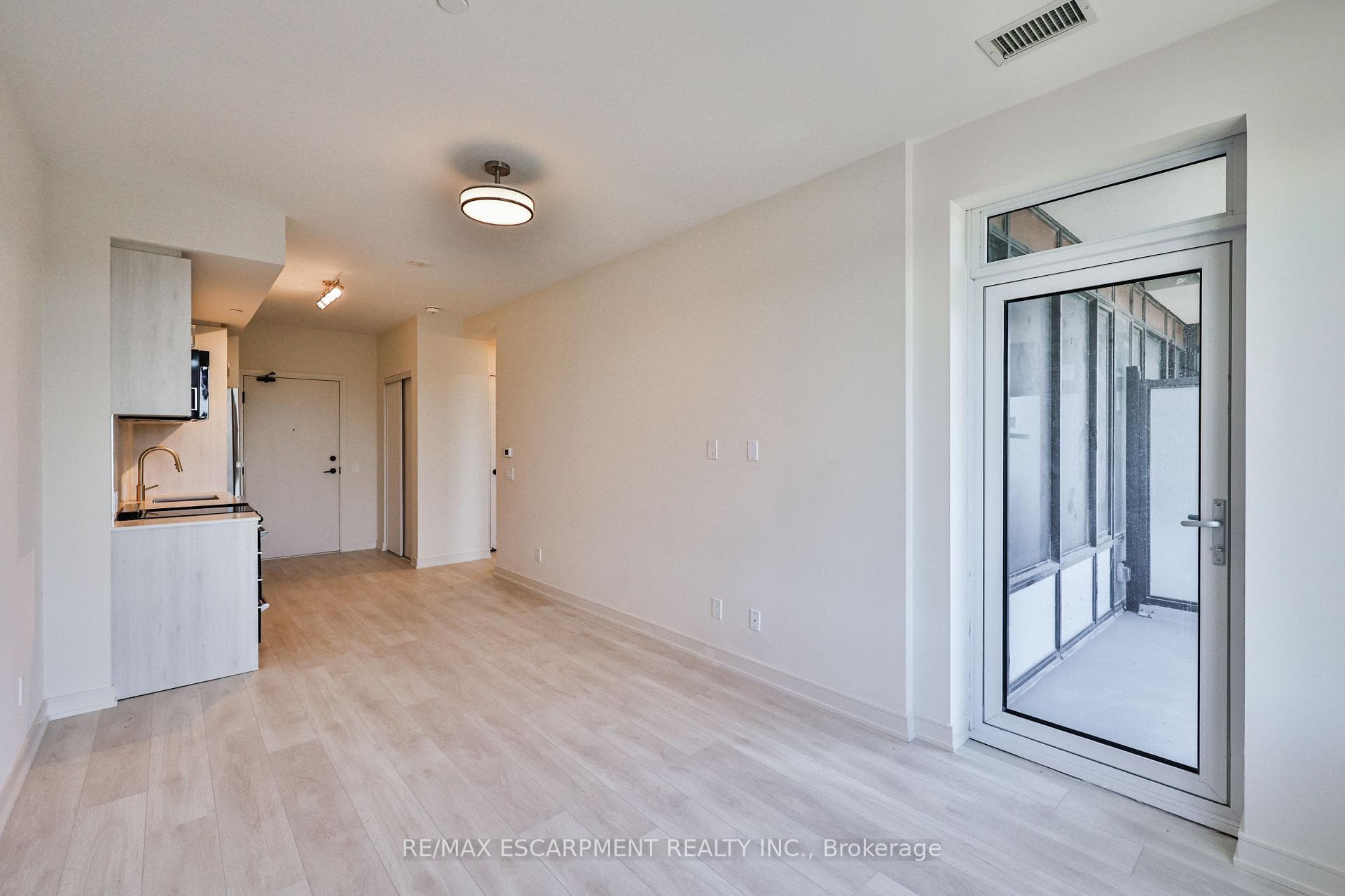 8010 DERRY Road Unit 304 photo 12