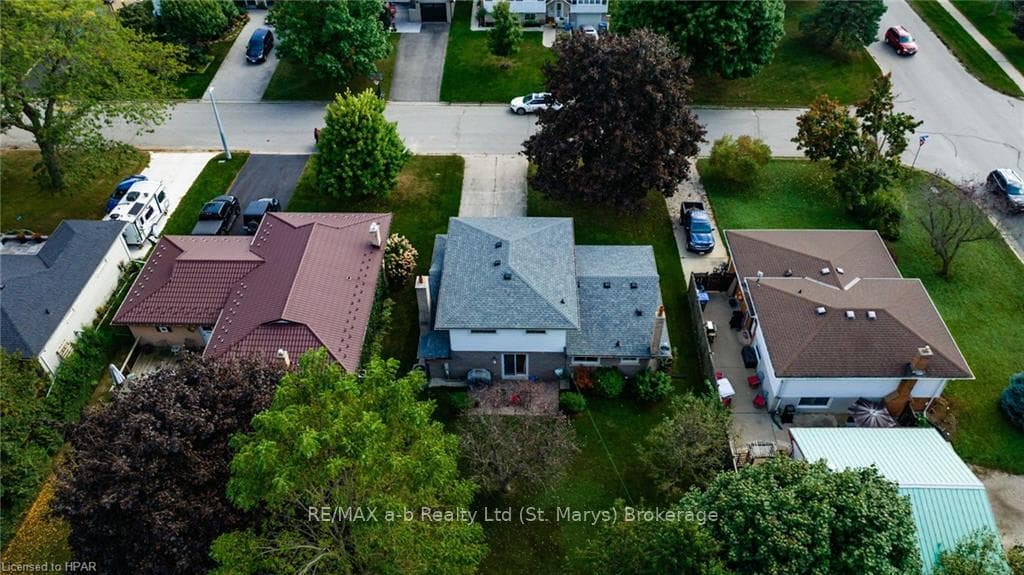3 SPARLING Crescent photo 49