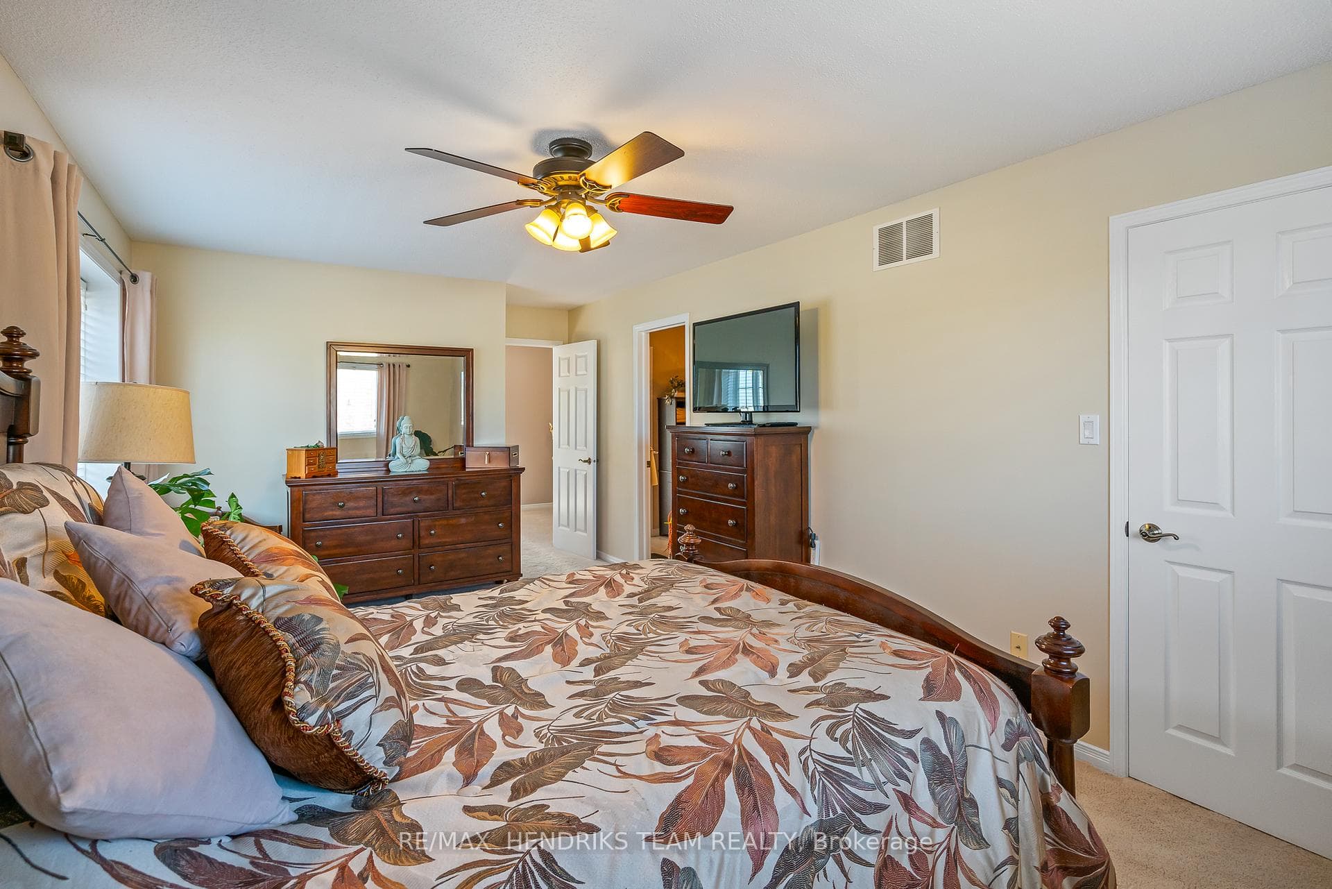 28 Elderberry Avenue photo 19