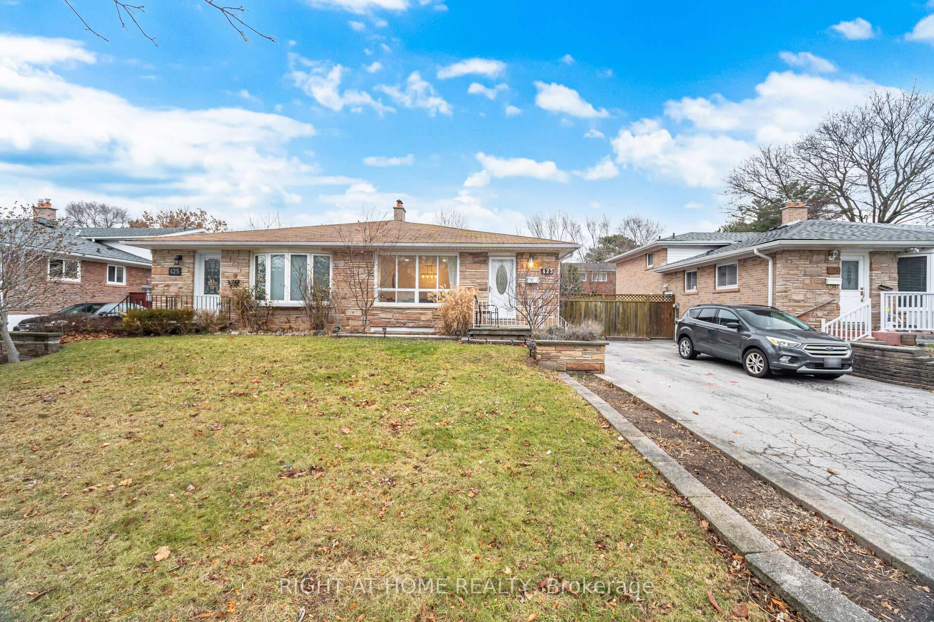 423 Melores Drive photo 4