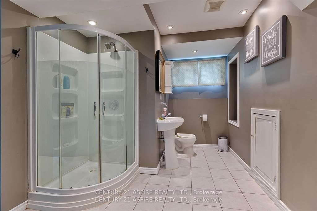 83 Hemlock Street photo 31