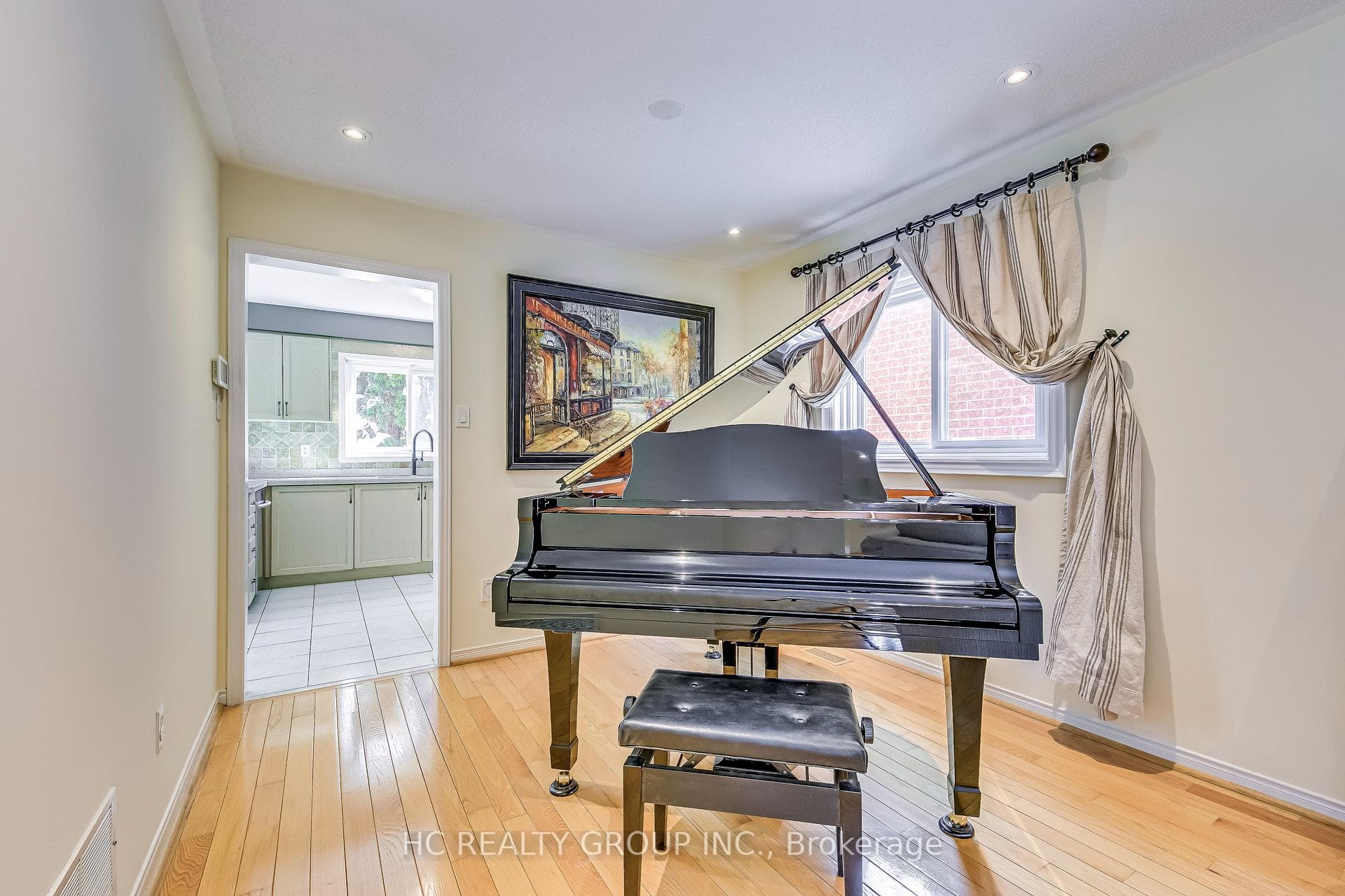 3940 Hazelridge Road photo 5