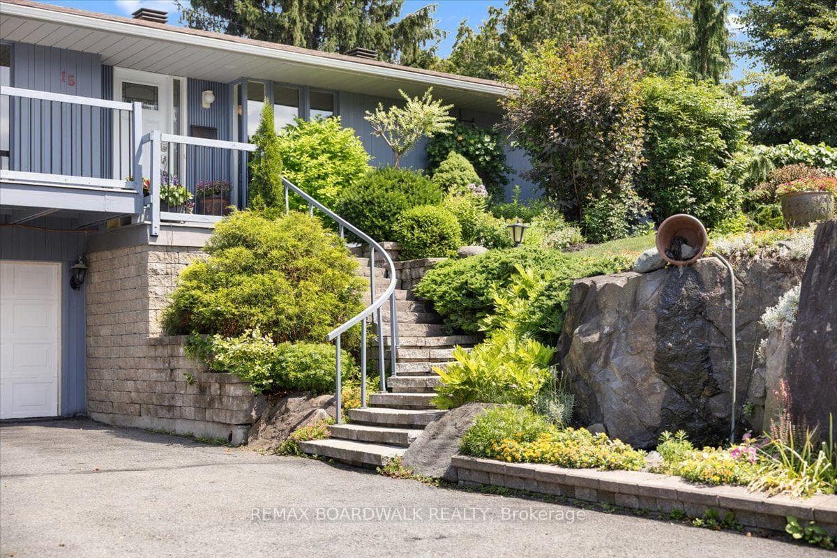 15 Selwyn Crescent photo 2