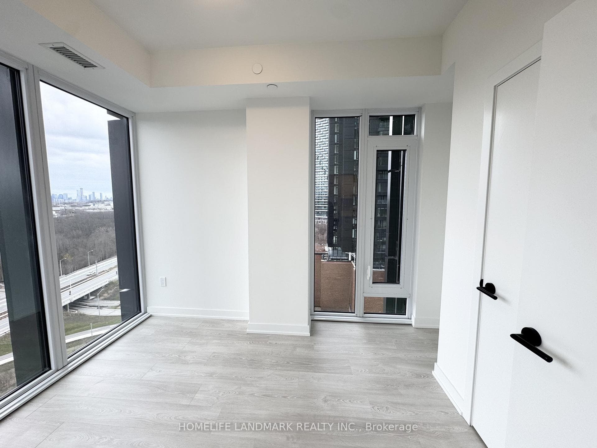 5 Quarrington Lane Unit 1010 photo 7