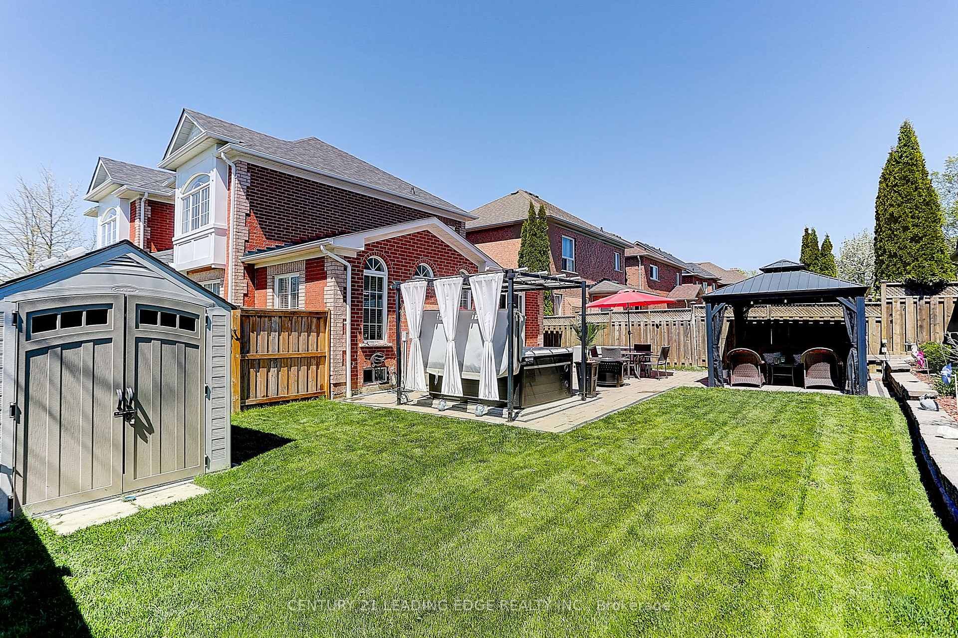 9 ARNOLD Crescent photo 36