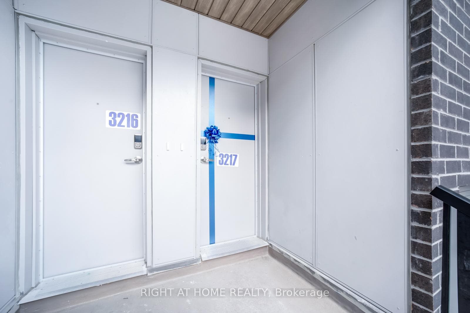 2787 Eglinton Avenue Unit 341 photo 4