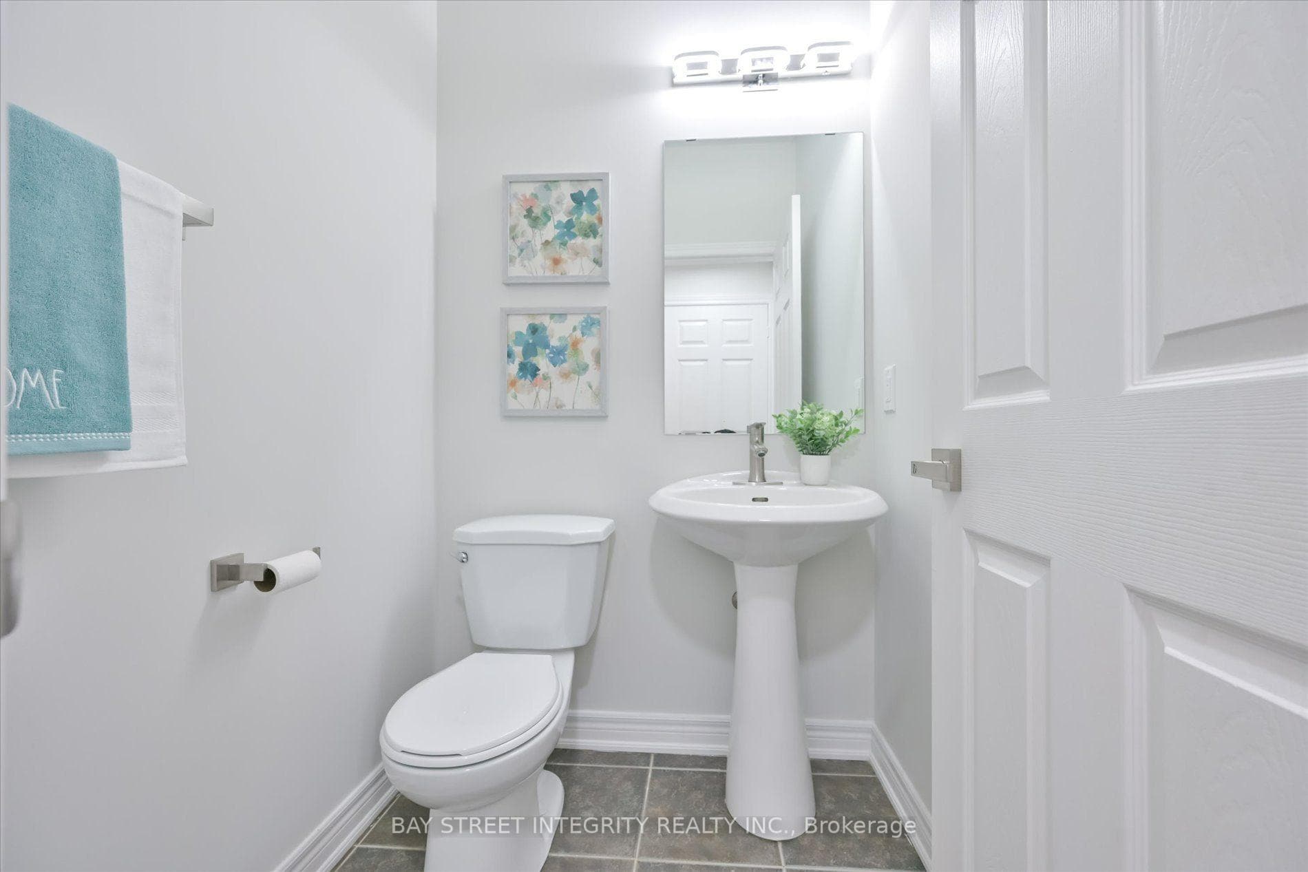 208 Georgian Drive photo 13