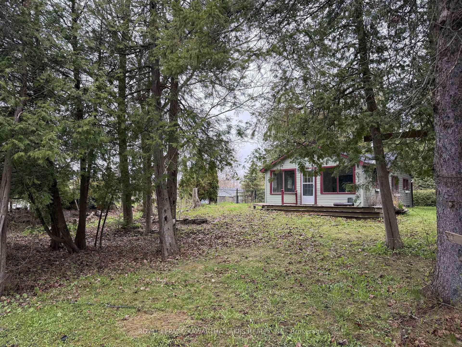 8 Sturgeon Glen Road photo 17
