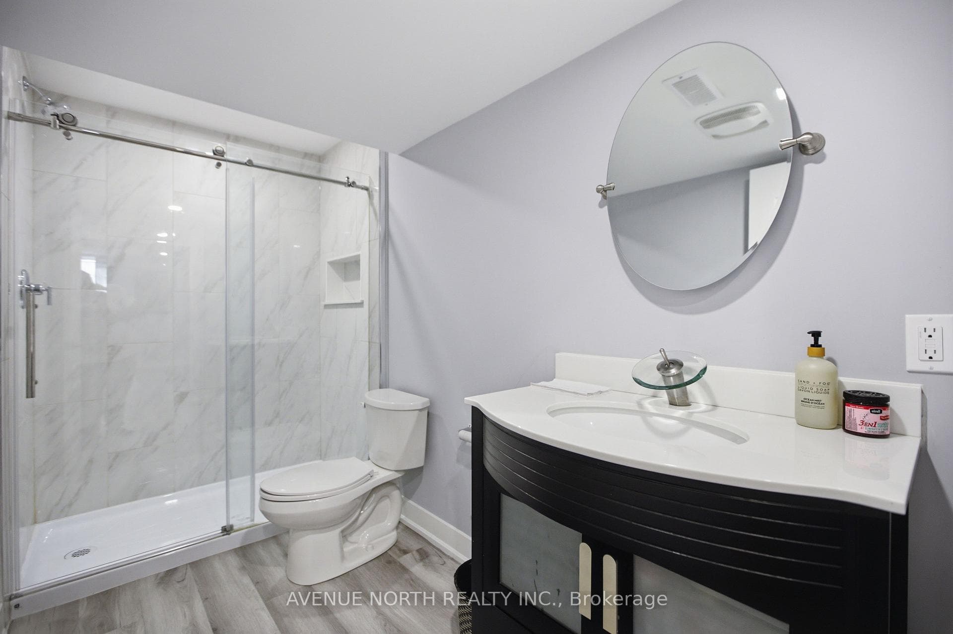 112 Sunita Crescent photo 39