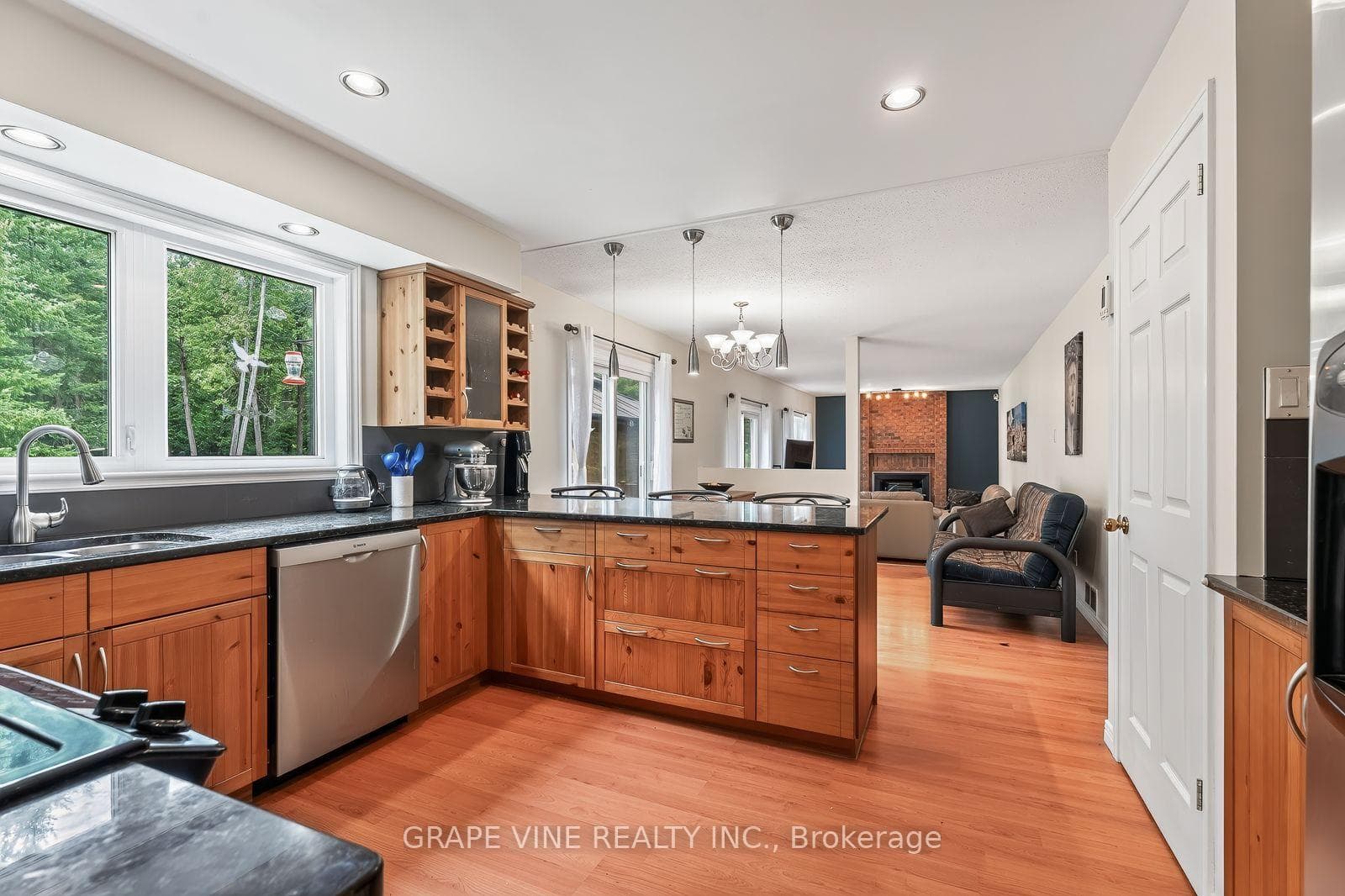 109 MIDVALE Drive photo 19