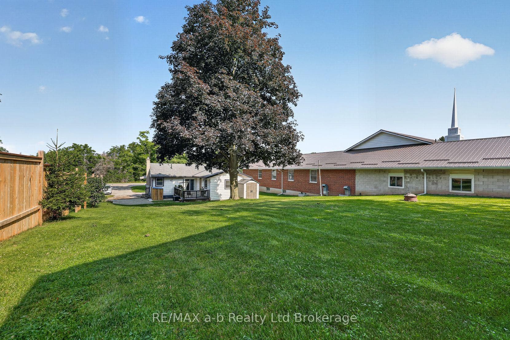 584112 BEACHVILLE Road photo 14