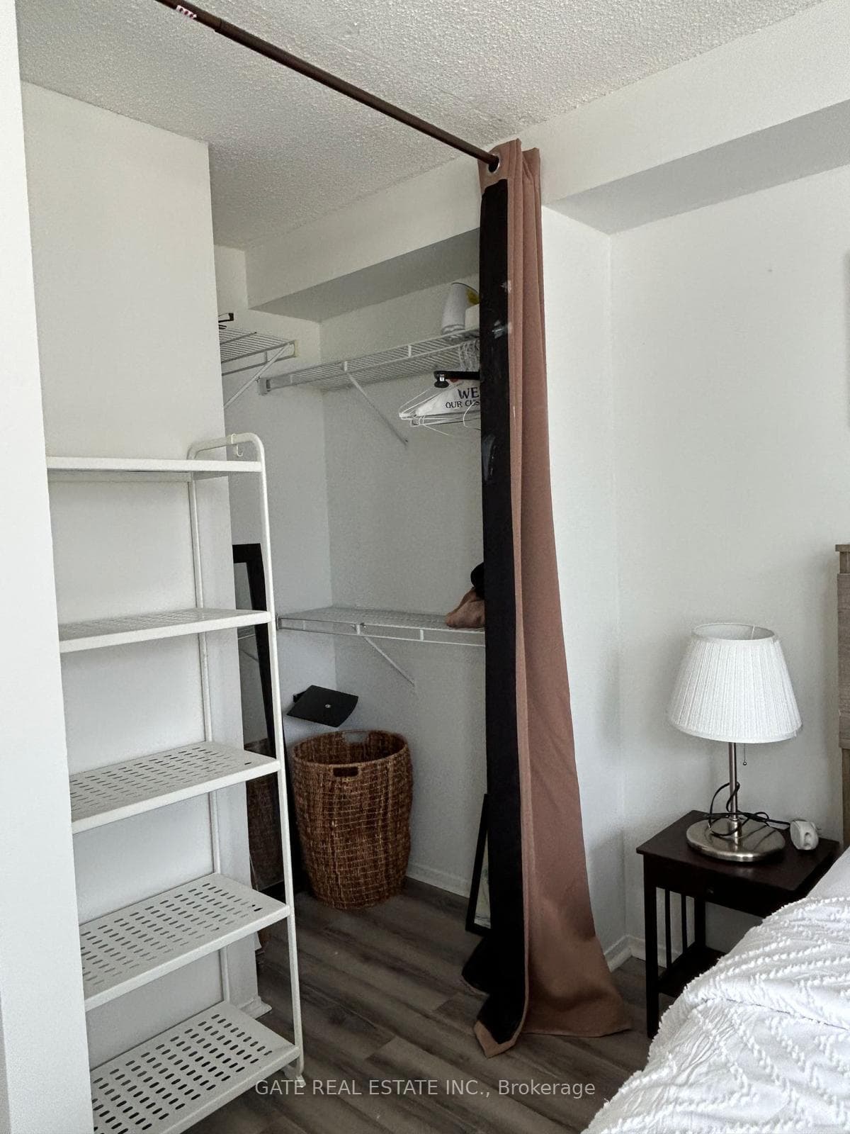 BUILTIN CLOSET