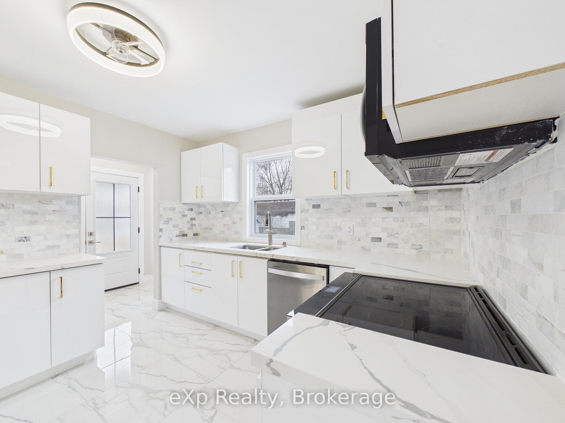 276 Foster Avenue photo 7
