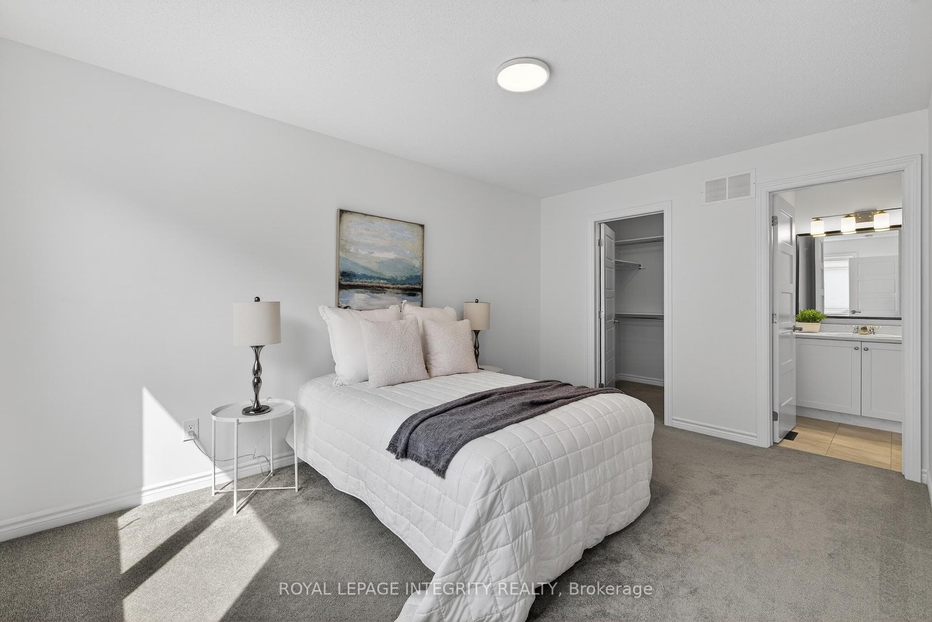 21 Caspian Row photo 17