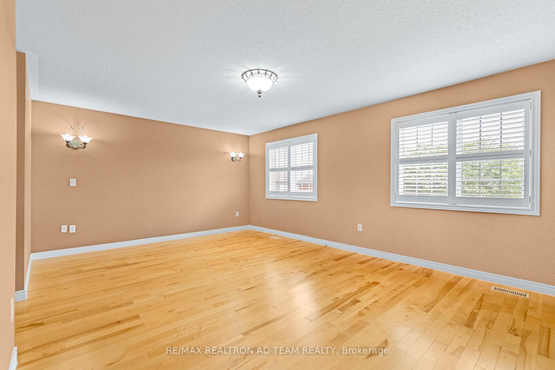 498 Tremblant Court photo 22