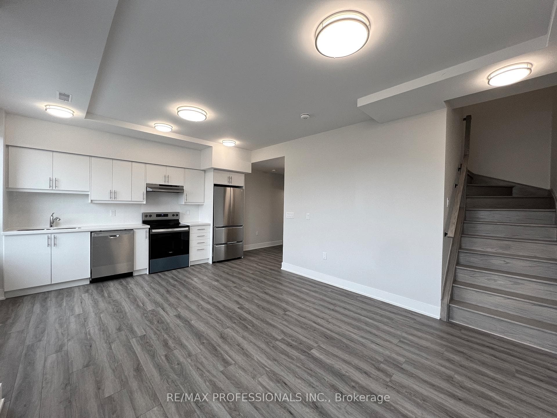 62 Dixfield Drive Unit 116 photo 4