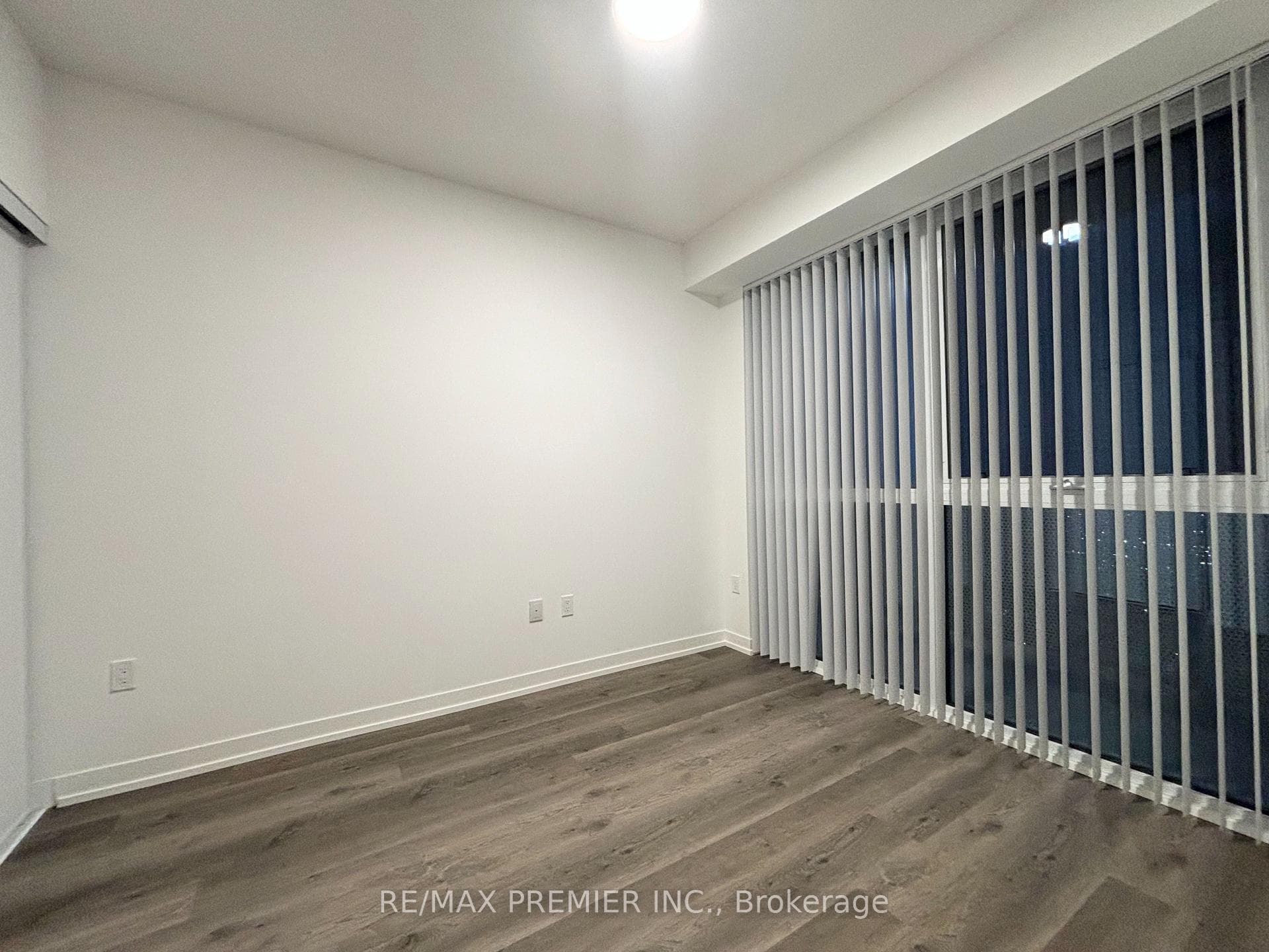 8 Interchange Way Unit 5815 photo 5