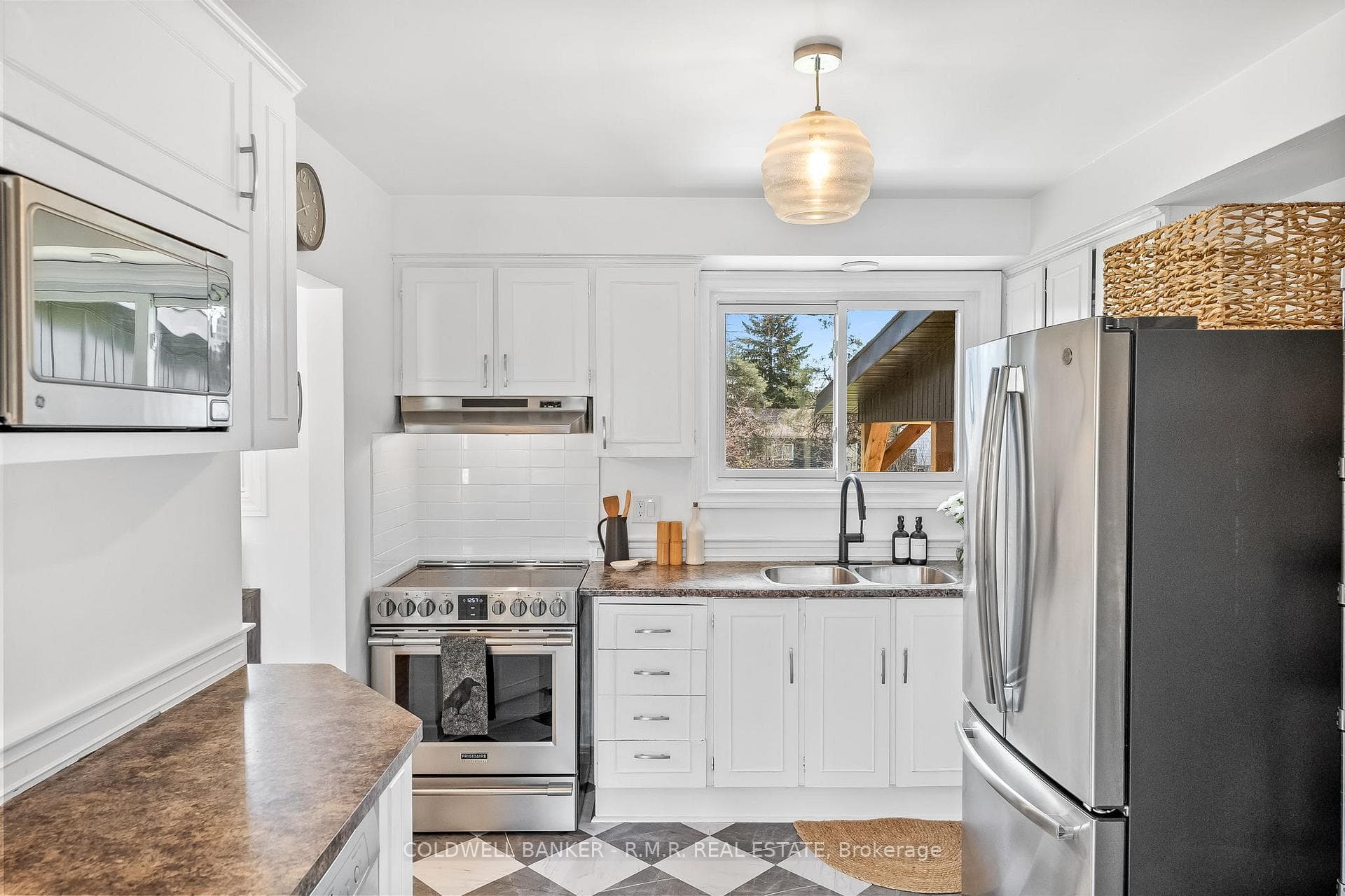 1205 Giffard Street photo 16