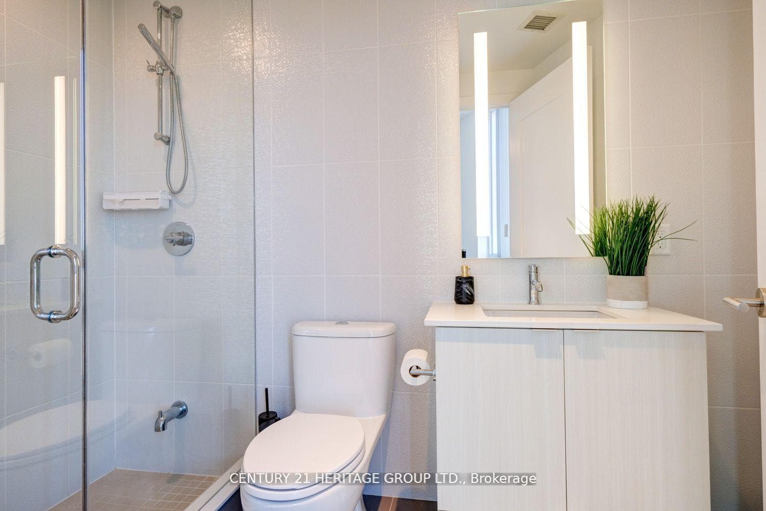 585 Bloor Street Unit 3918 photo 16
