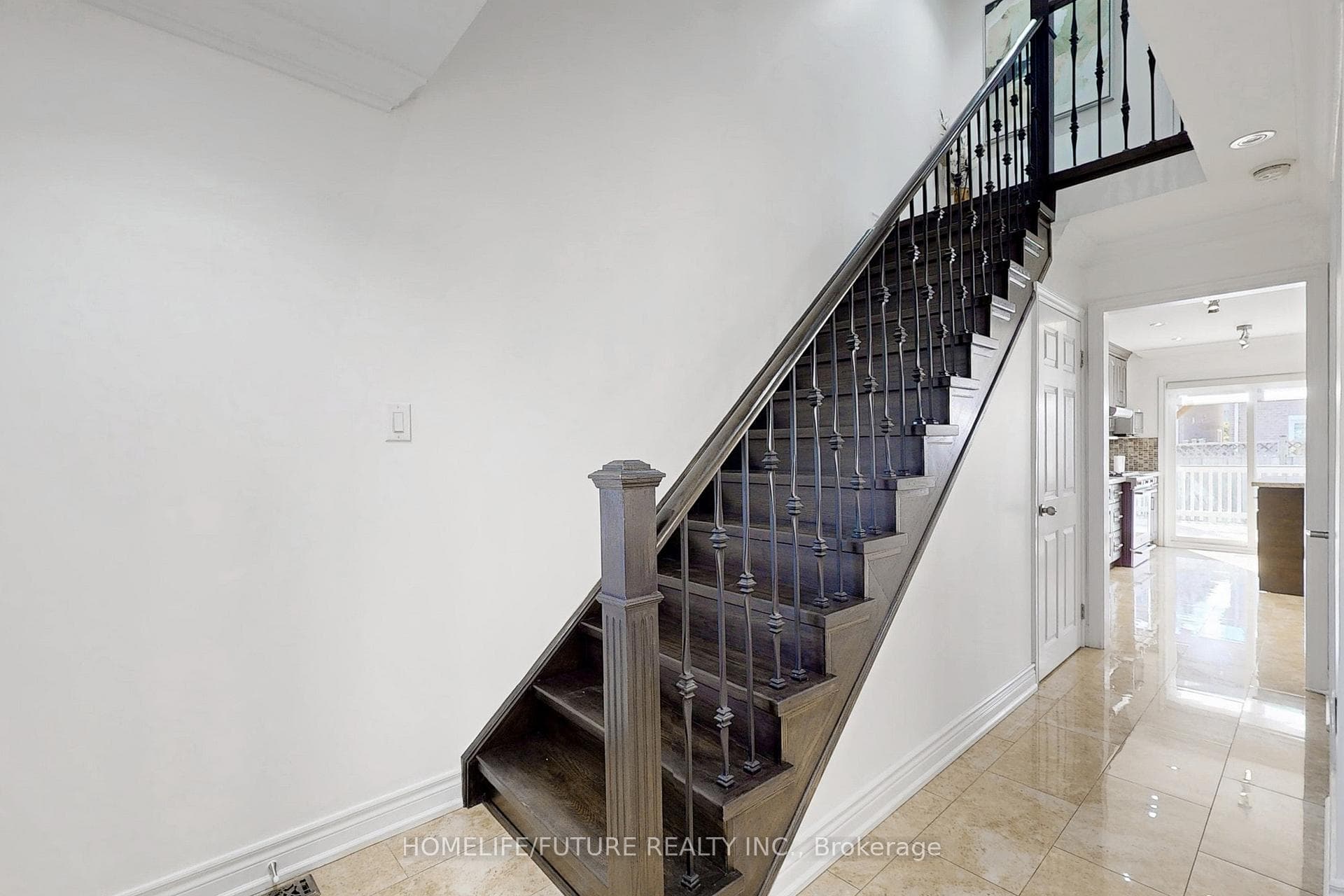 102 Stather Crescent photo 19