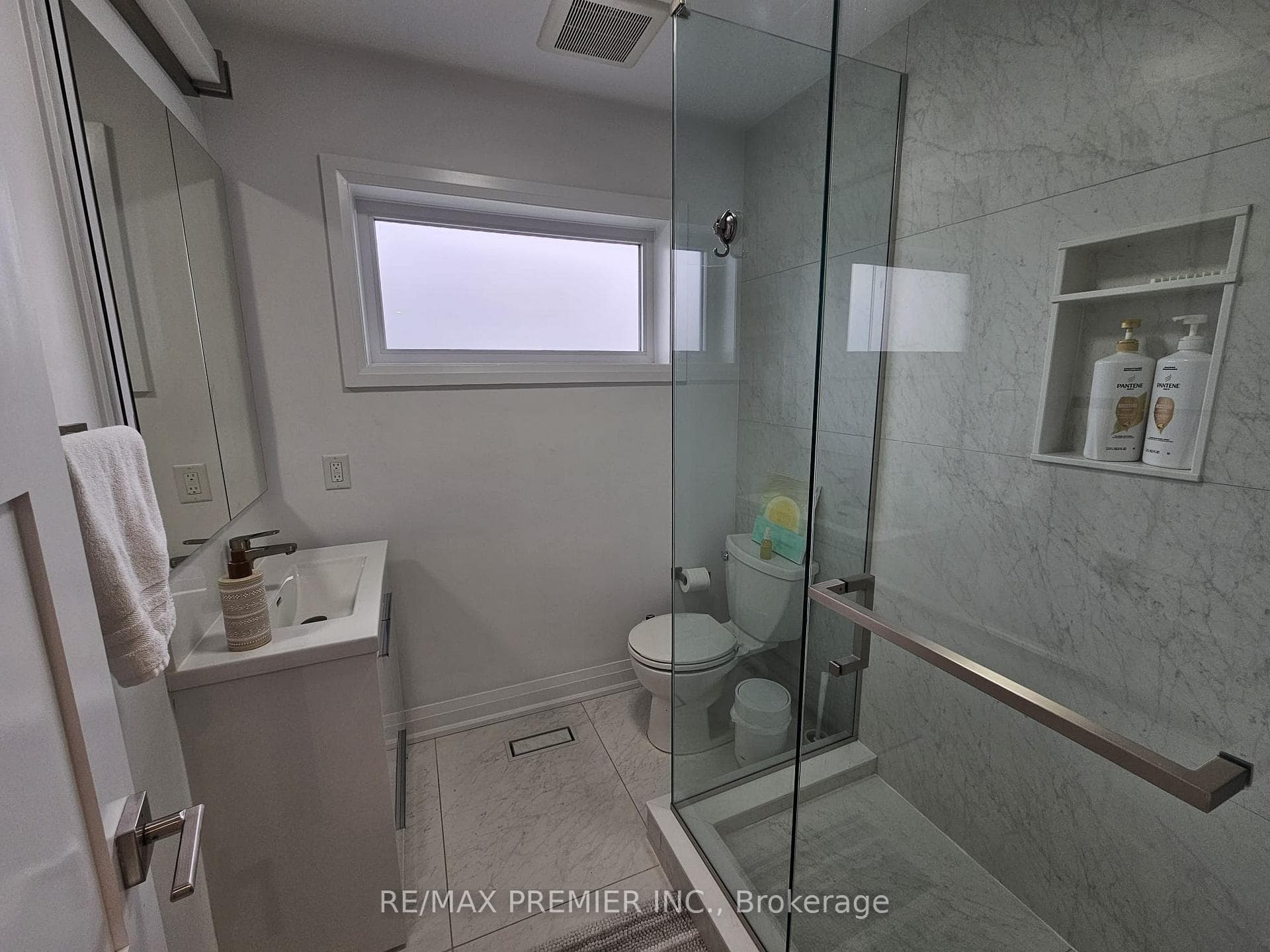 11 Edison Circle photo 20