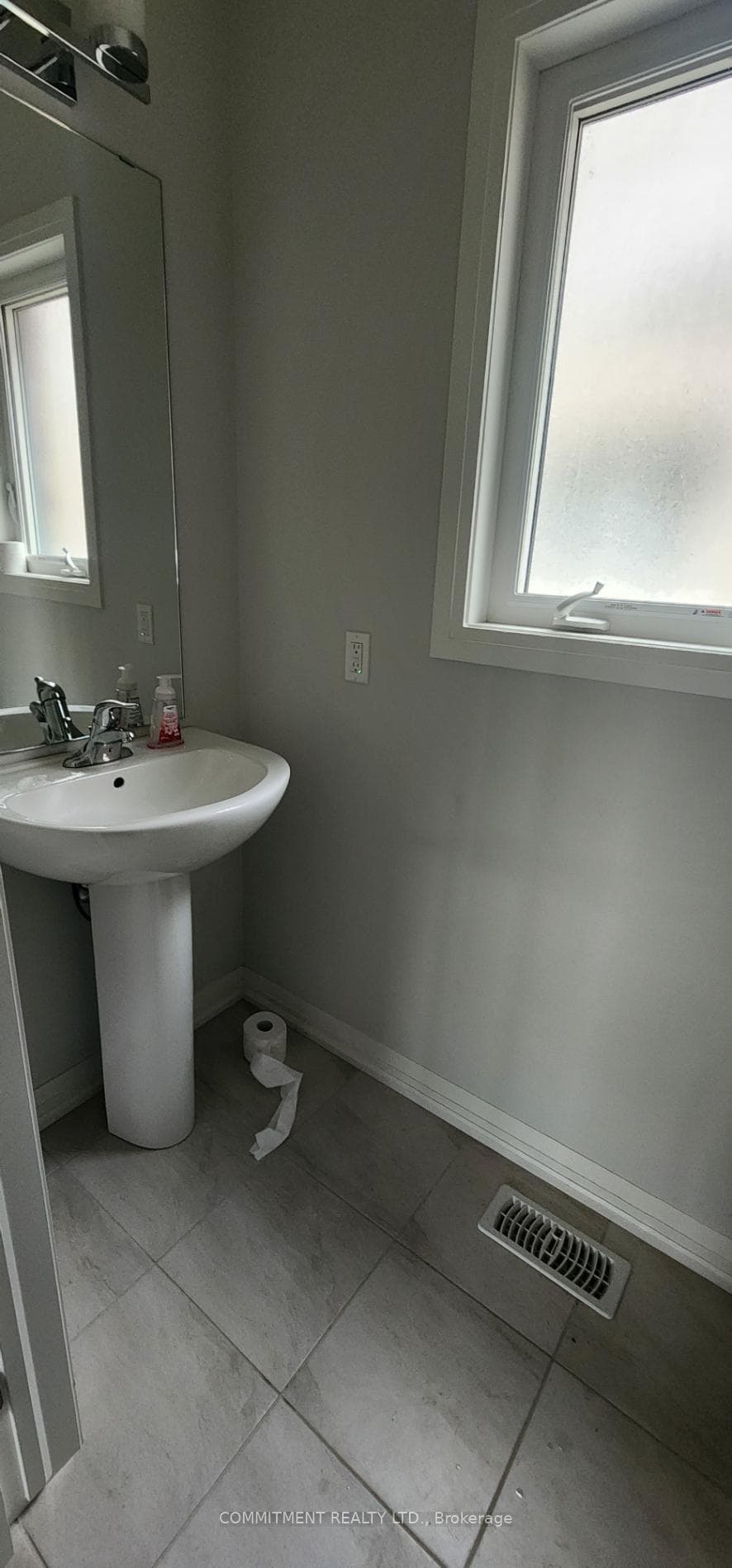 47 Samuel Avenue photo 5