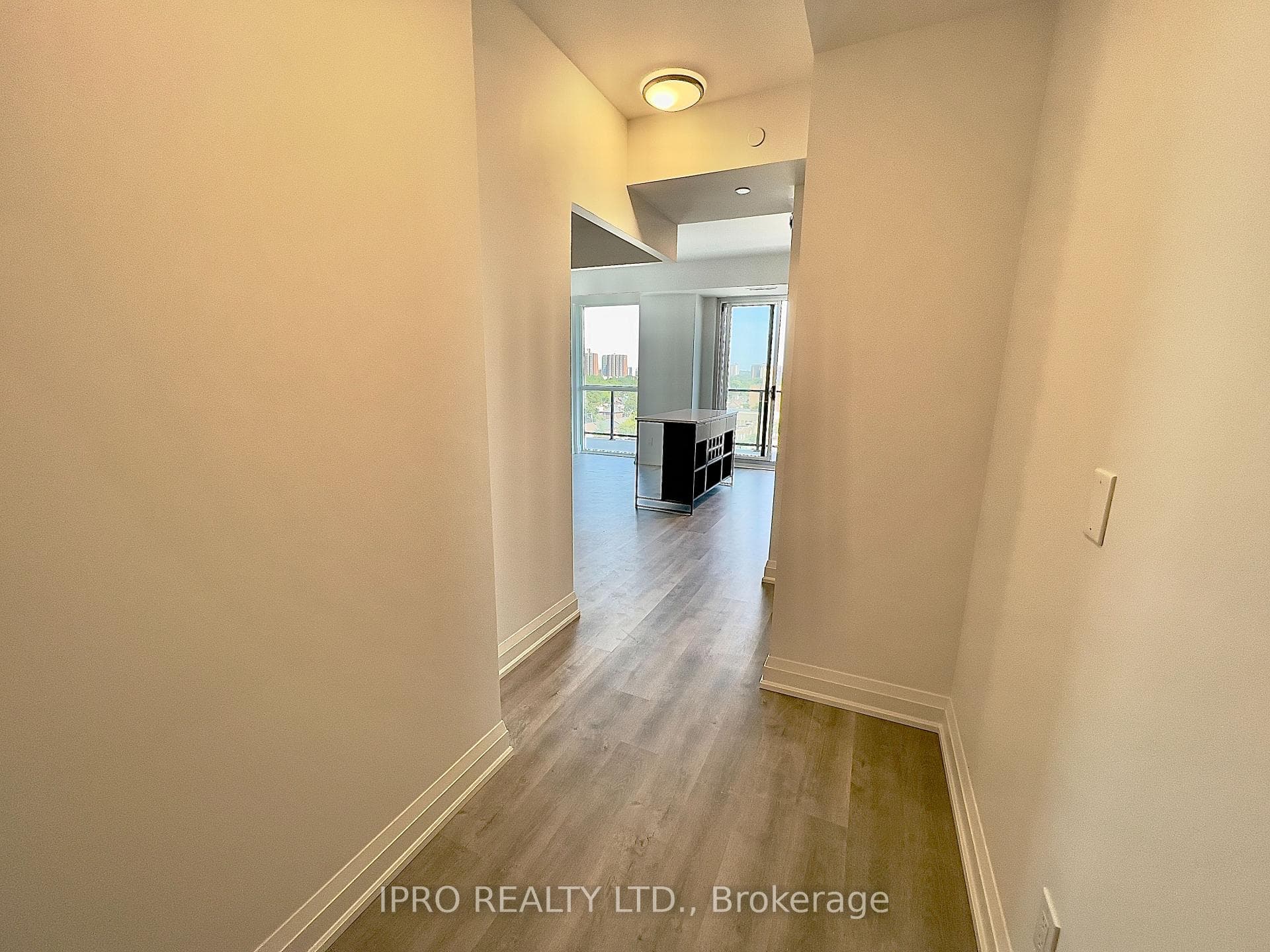 2369 Danforth Avenue Unit 905 photo 4