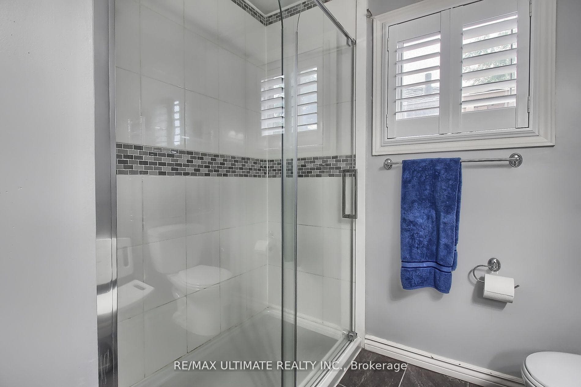 Walk-in Shower - Main bathroom