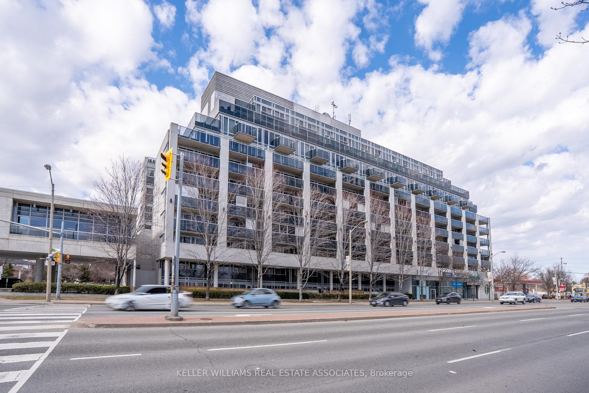 1040 The Queensway Avenue Unit 107 photo 39