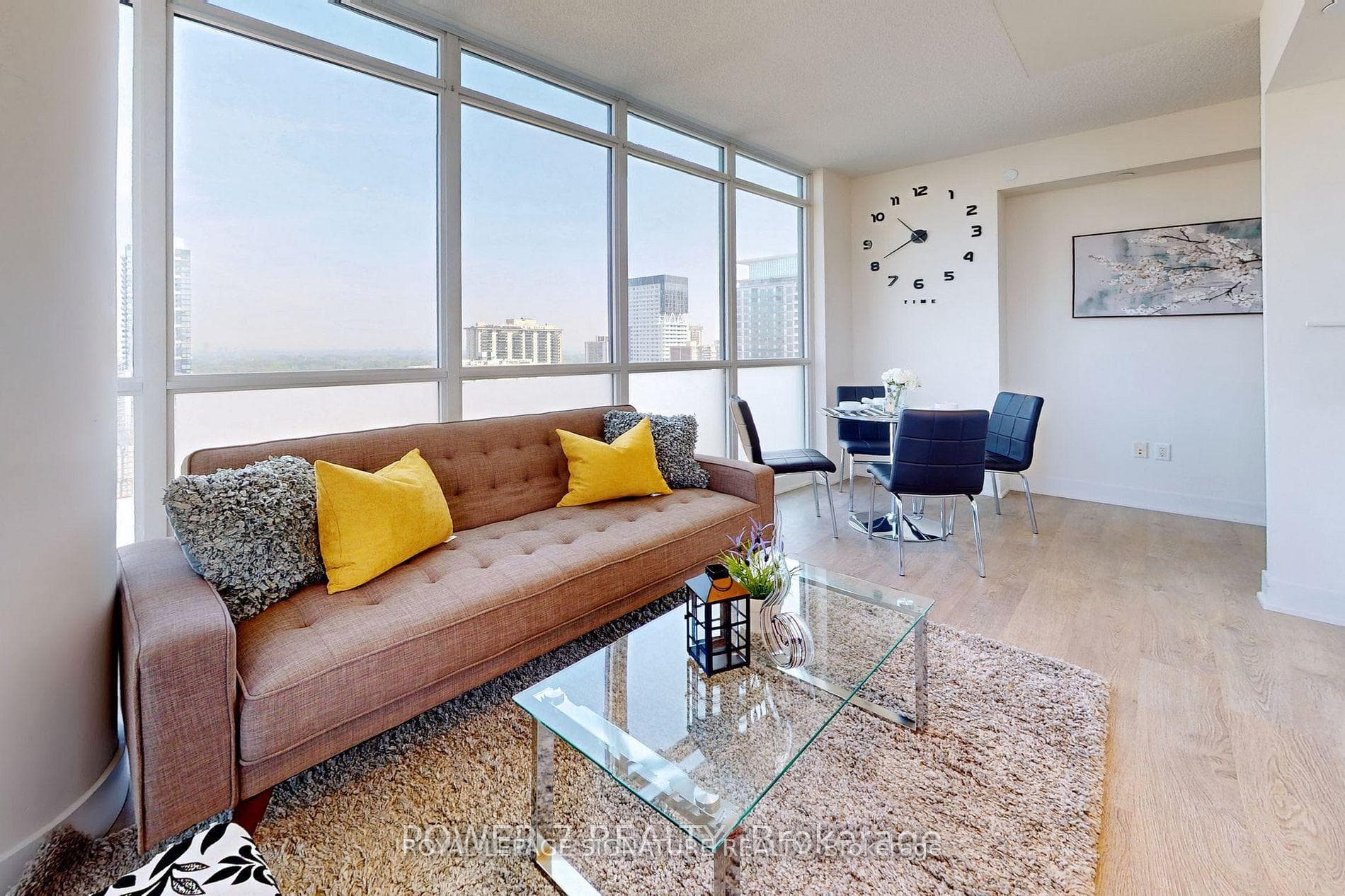 30 Roehampton Avenue Unit 1805 photo 4