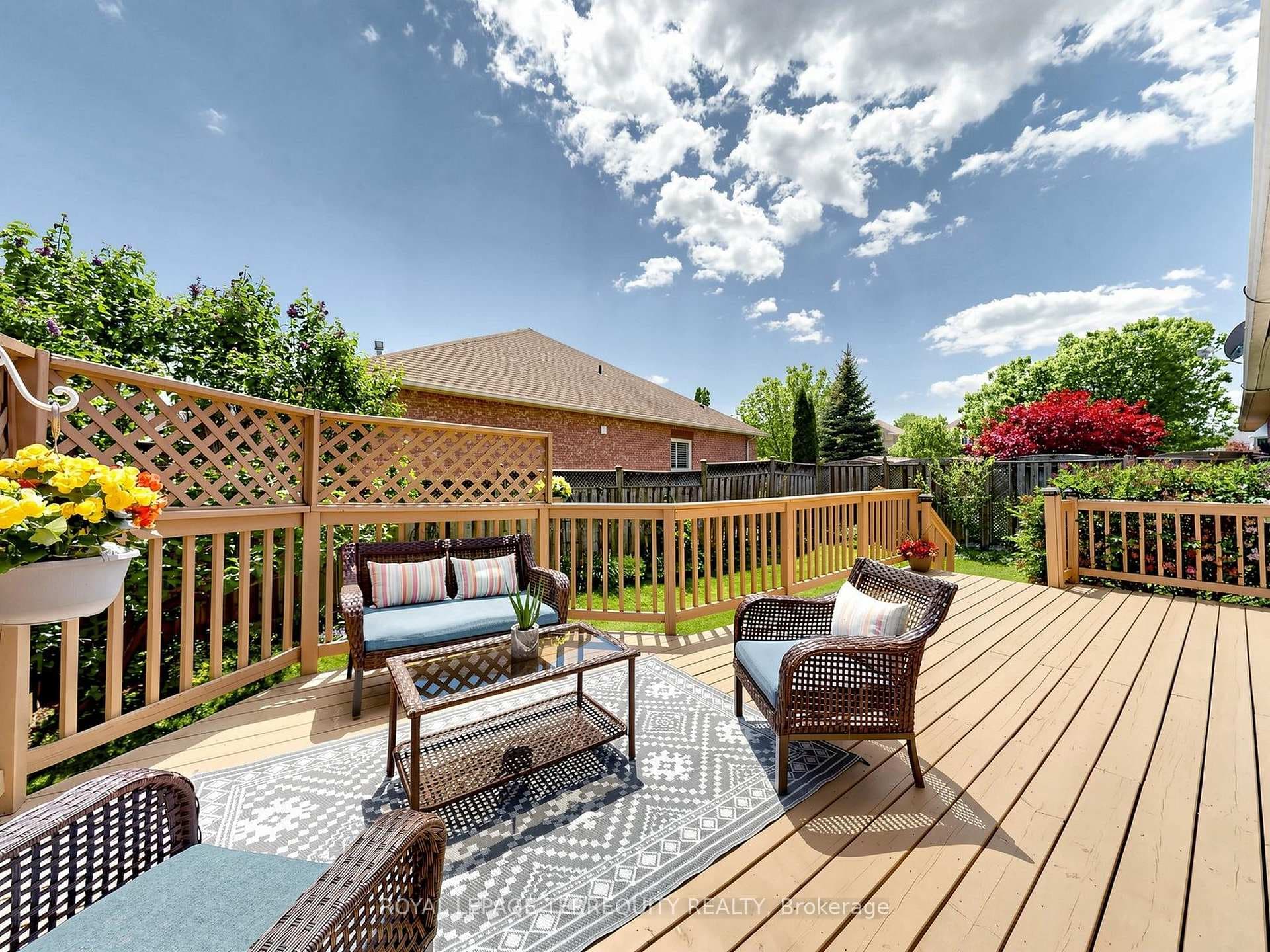 19 Johnson Crescent photo 47