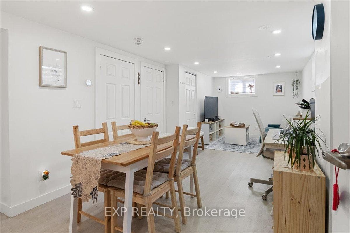 667 Wickens Avenue Unit Lower photo 4