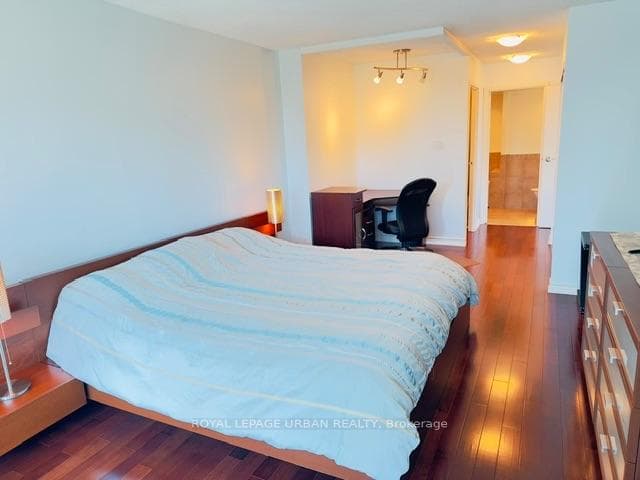 10 Yonge Street Unit 2702 photo 16