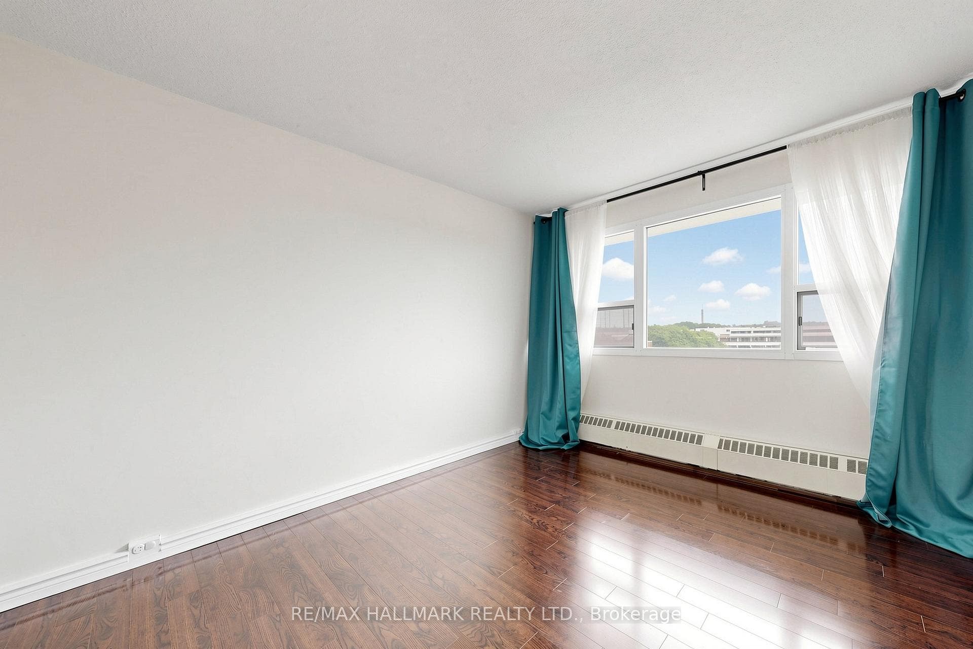 100 Leeward Glenway Unit 701 photo 19