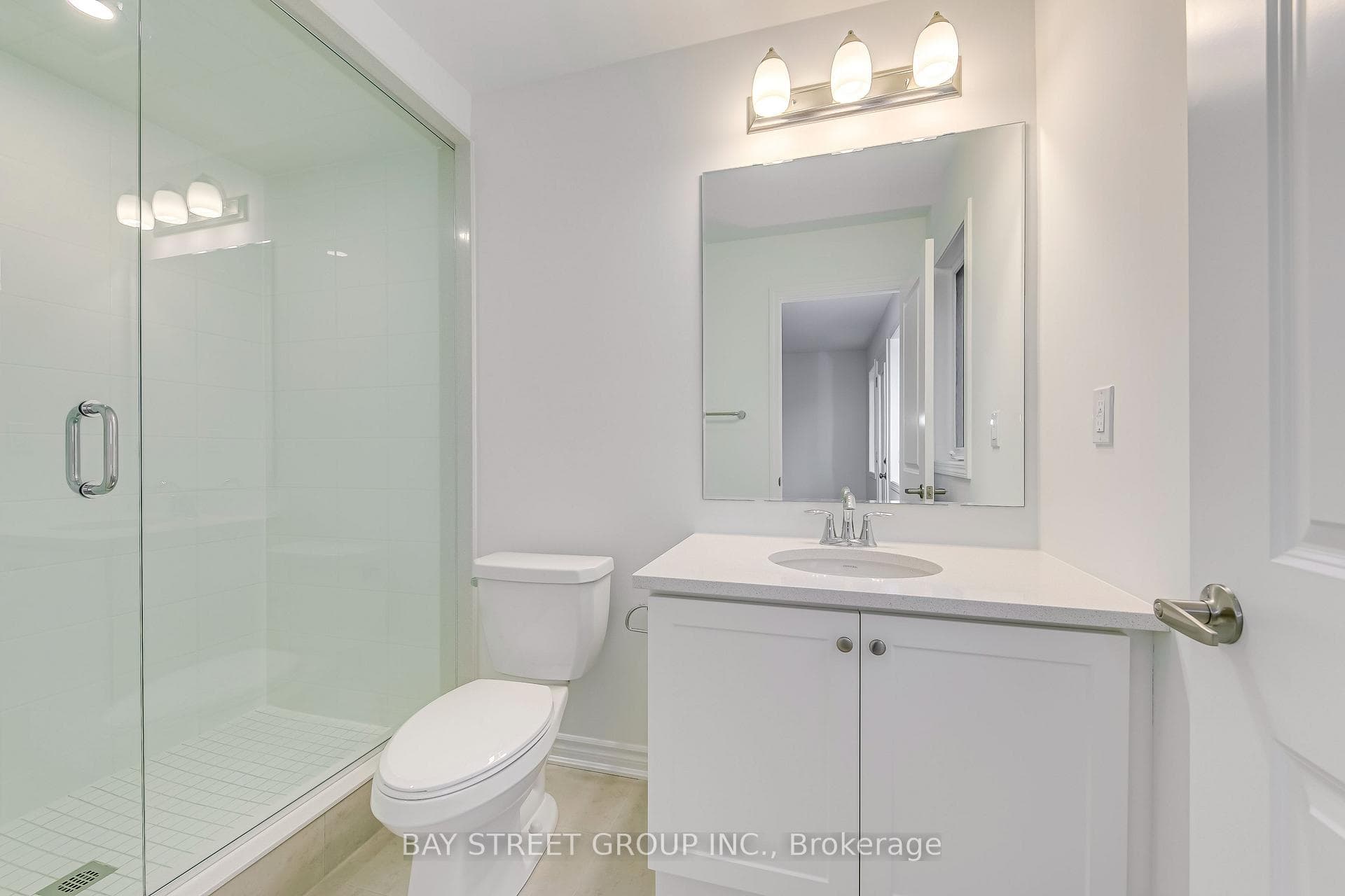 3074 Merrick Road photo 30