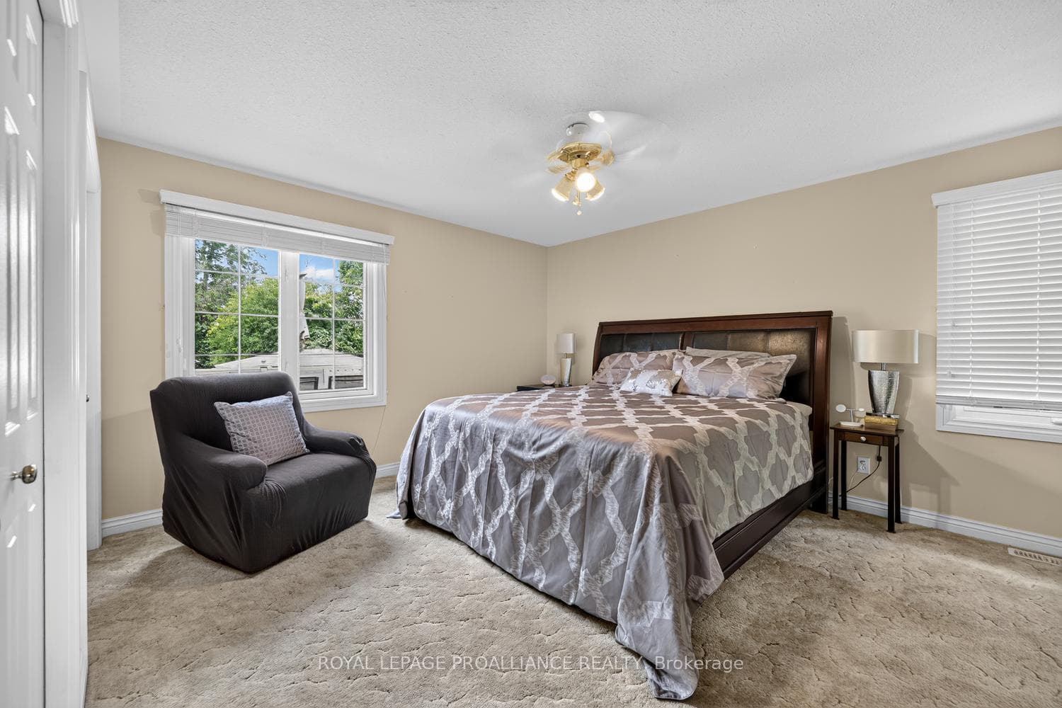 1099 Bridlewood Drive photo 24