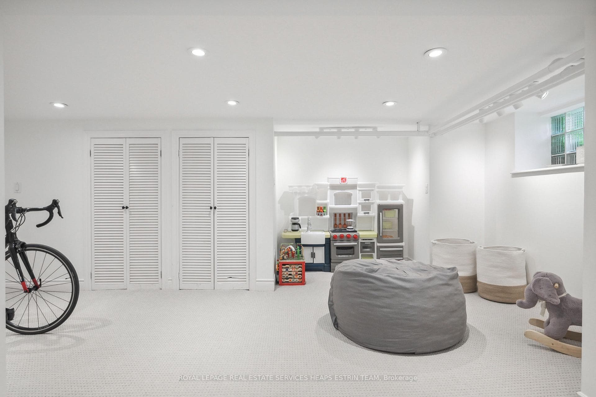 109 Inglewood Drive photo 23