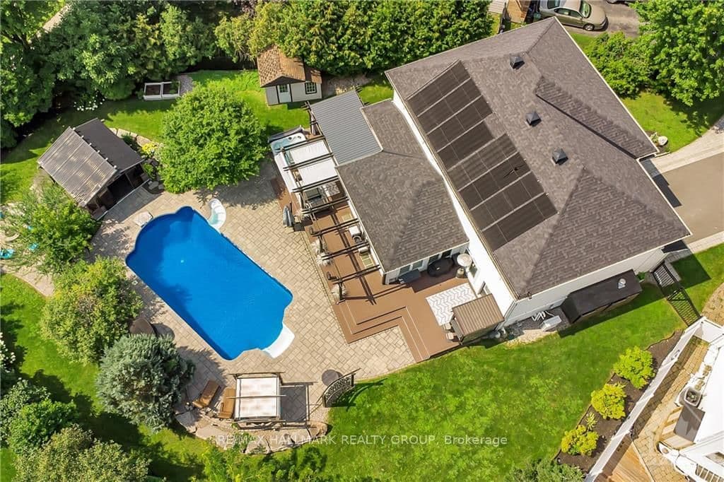 32 BARONESS Drive photo 24