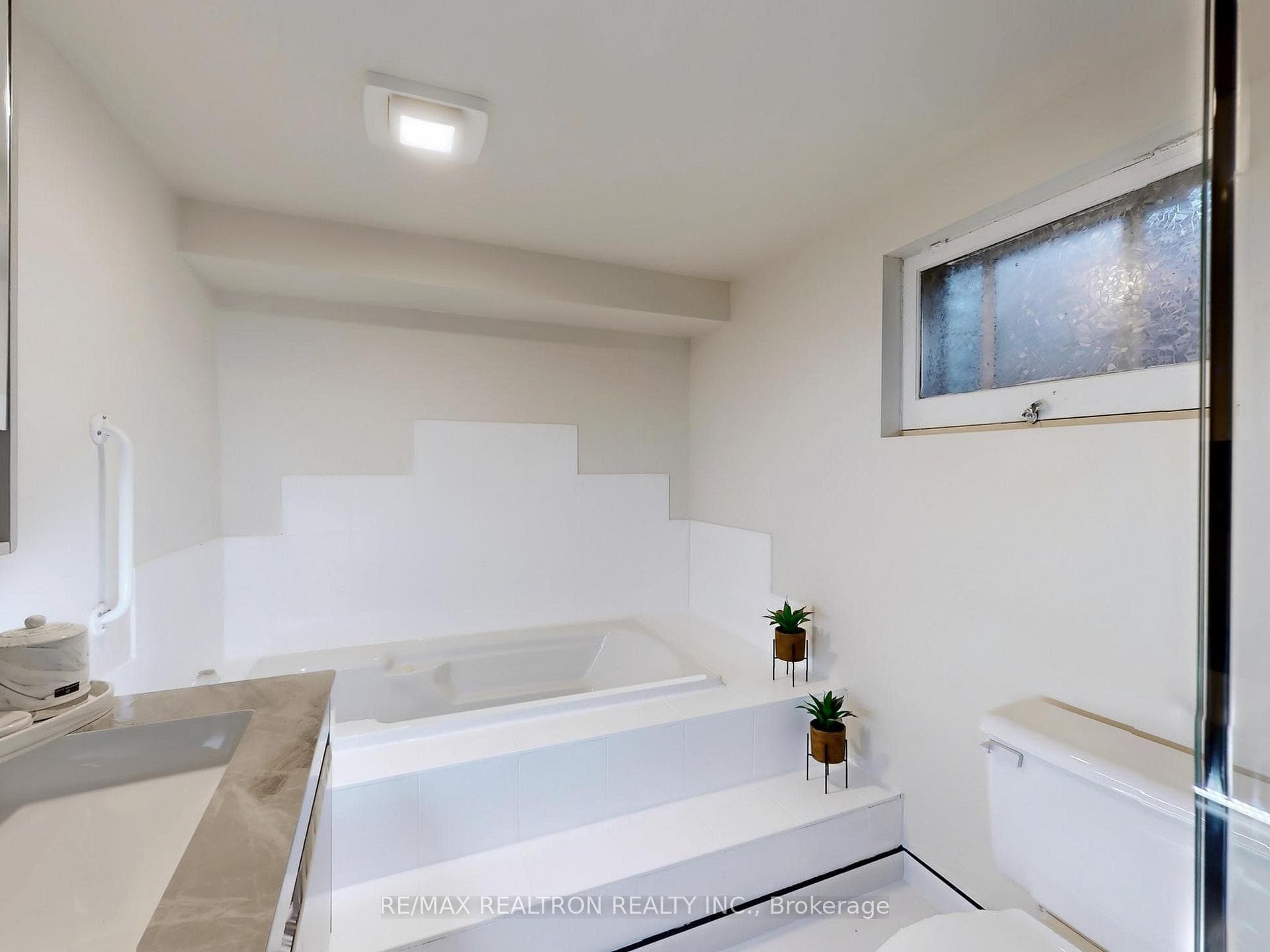 33 Angus Drive photo 47