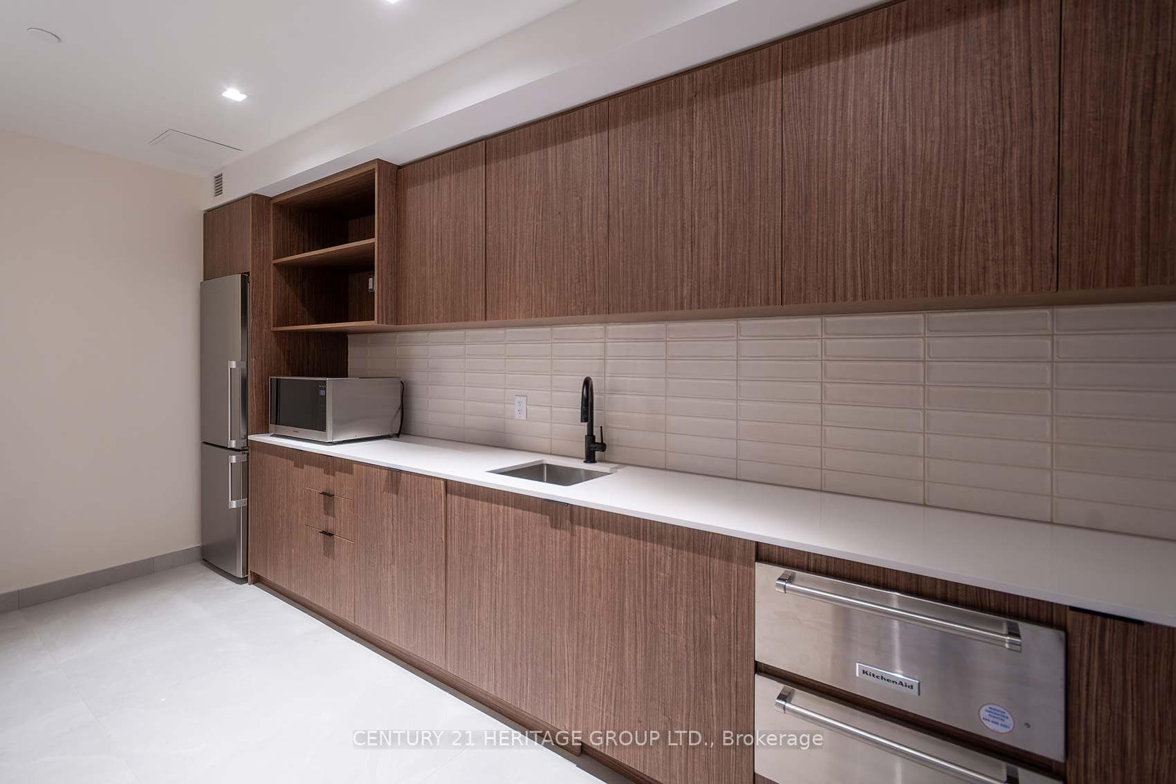 The South Rooftop Patio Features a Kitchenette