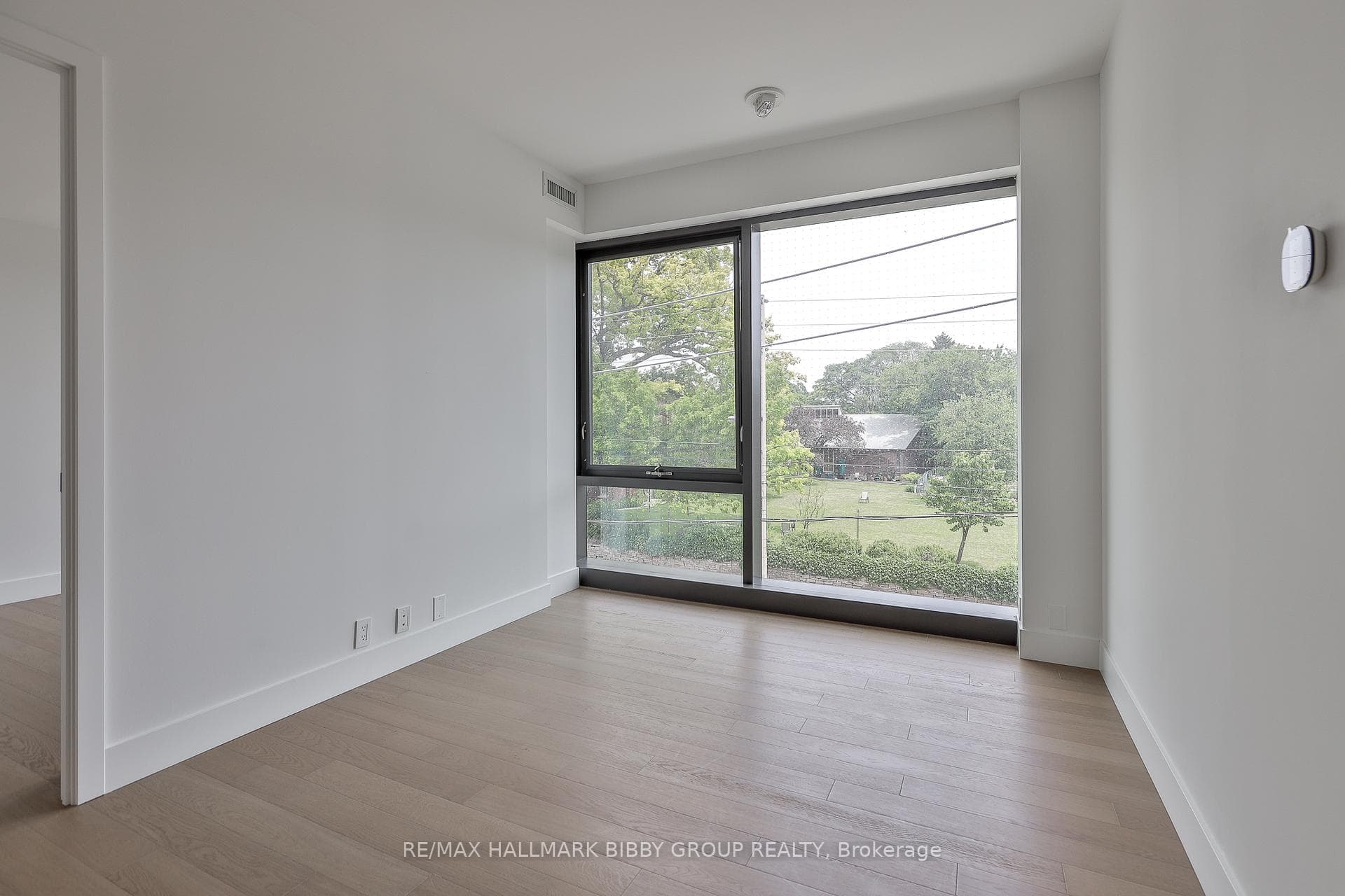 1414 Bayview Avenue Unit 212 photo 5