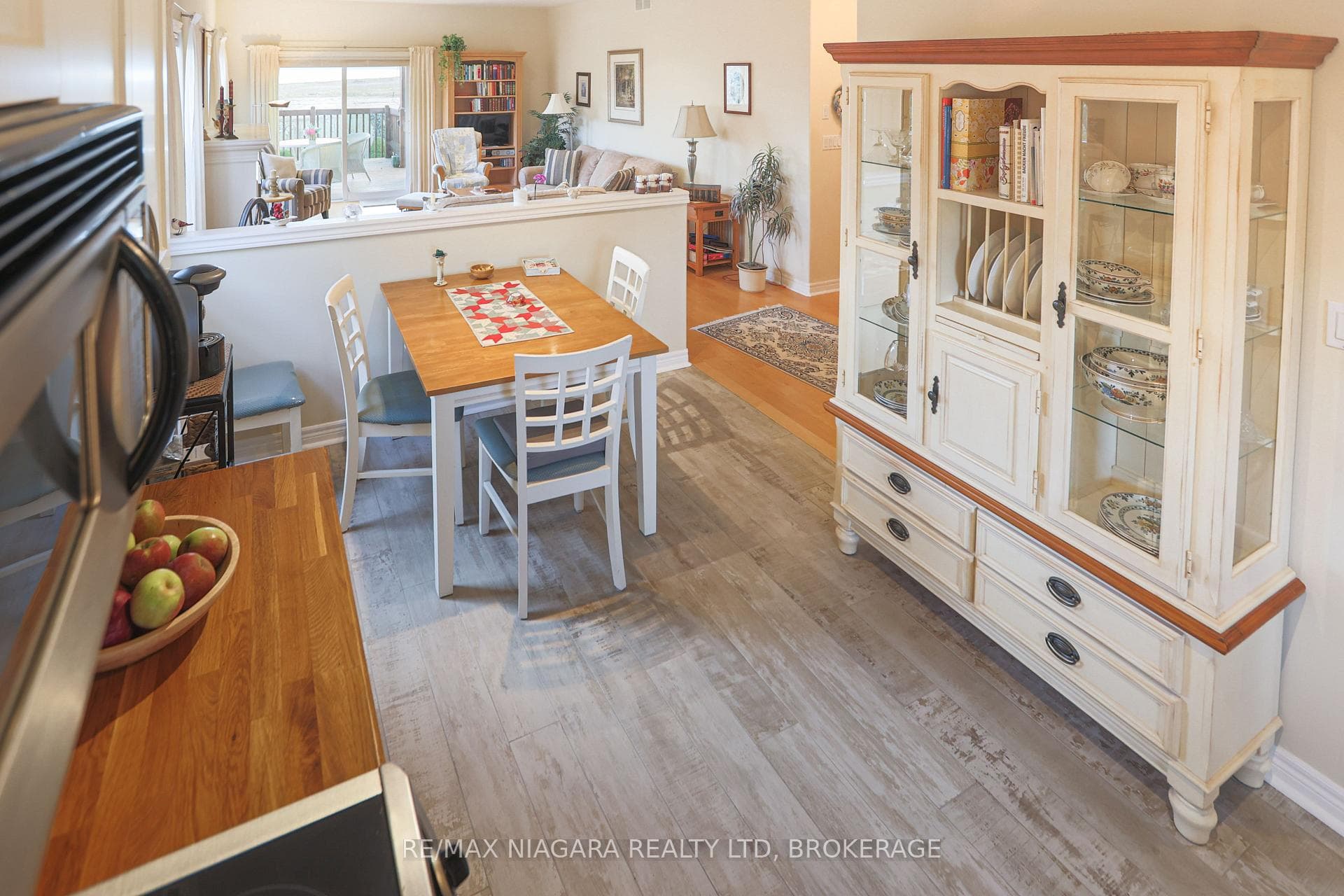 Eat-in area