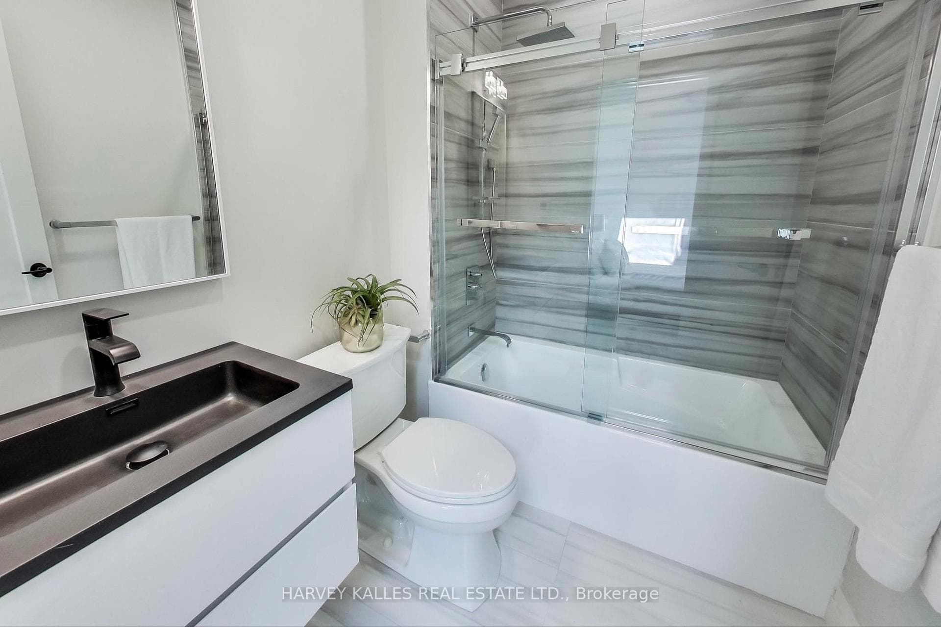2896 Dundas Street Unit 3 photo 30