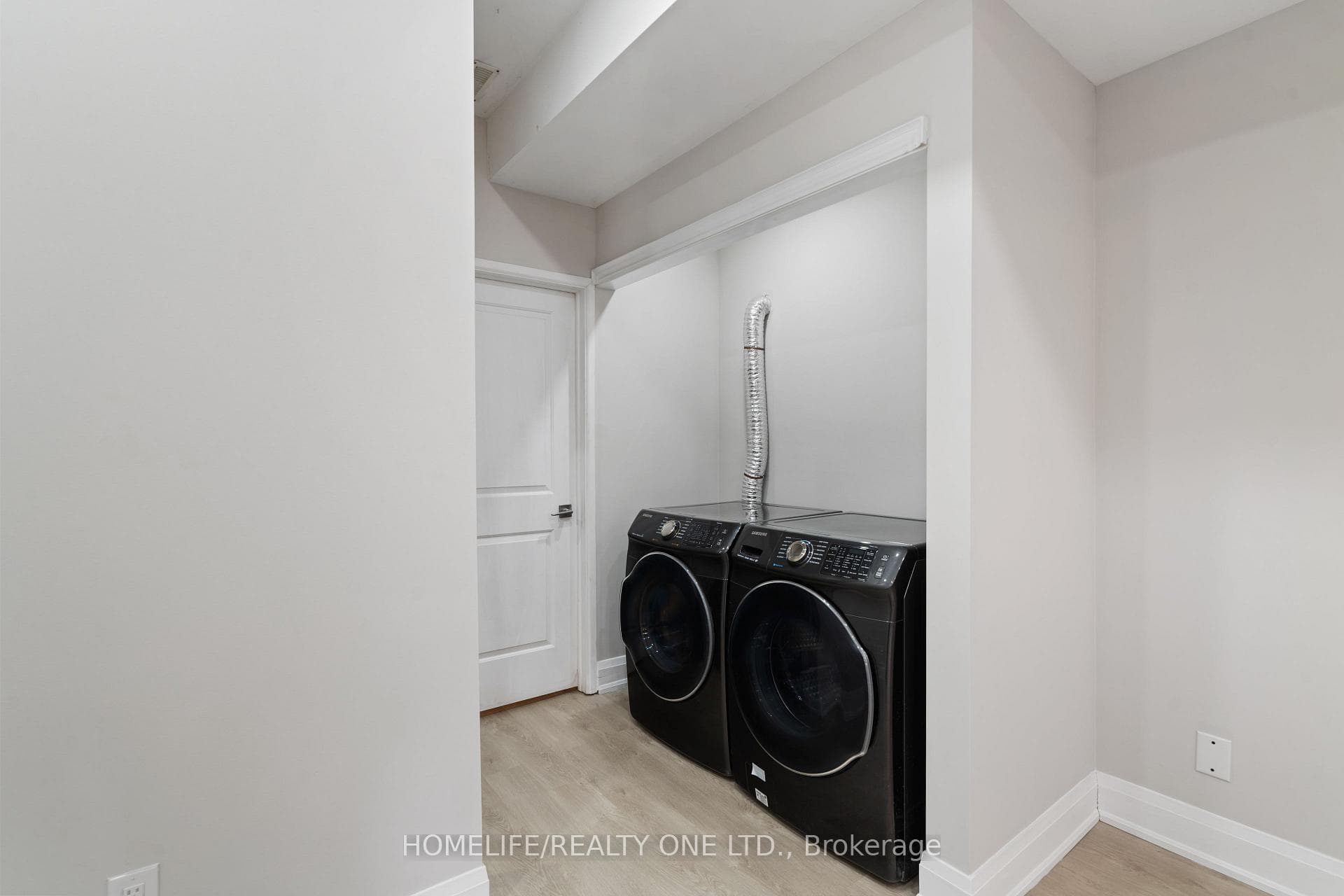 84A Aylesworth Avenue photo 29